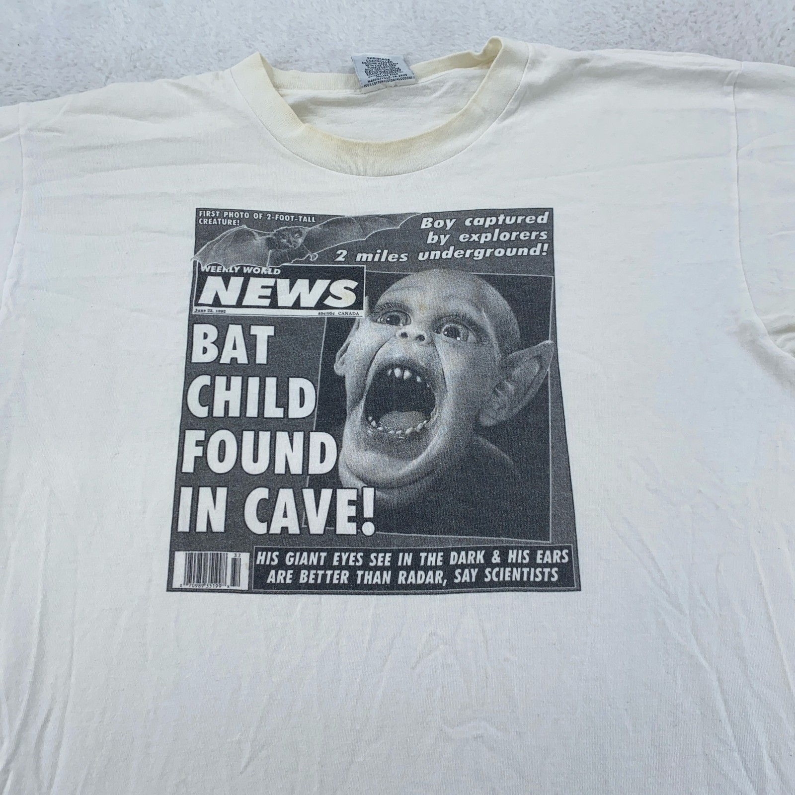 Vintage Weekly World News Bat Boy Shirt Mens Large White Tabloid Graphic Tee 90s