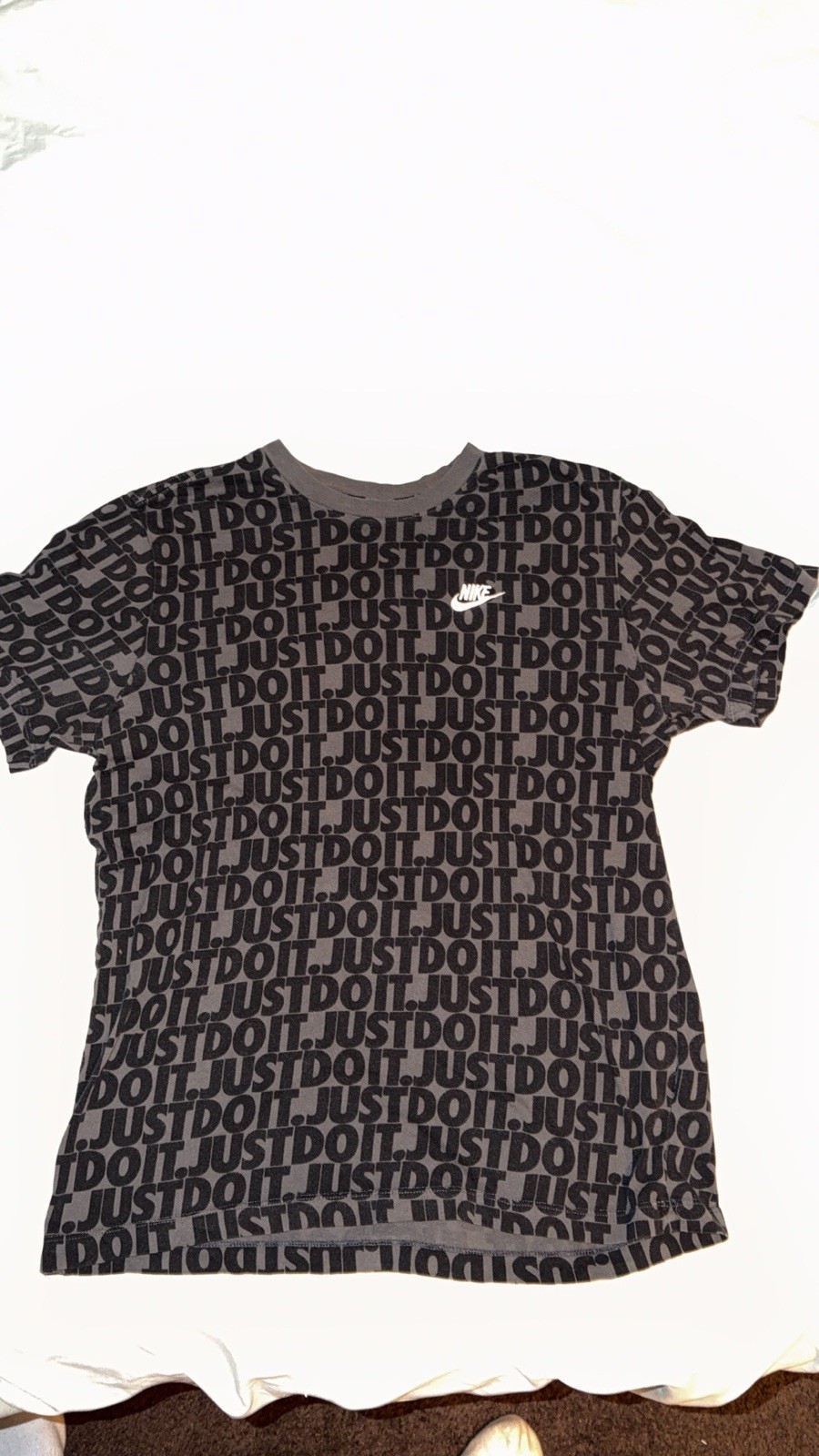 Nike The Nike Tee Men’s L Regular Gray/Black Graphic Print Logo Crew T-Shirt