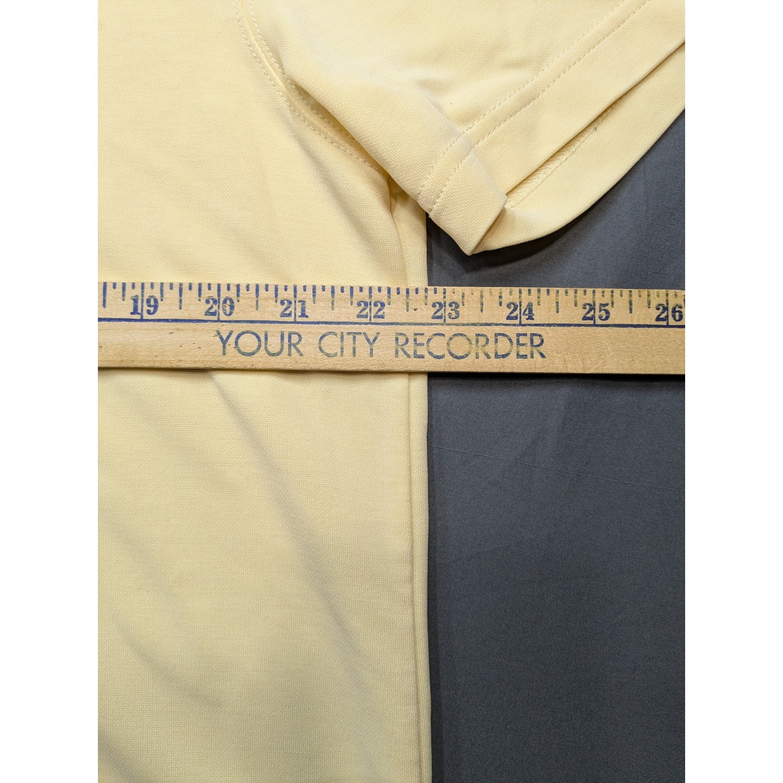 Tommy Bahama Mens Yellow Tencel Lyocell Blend Short Sleeve T-Shirt Size M gallery