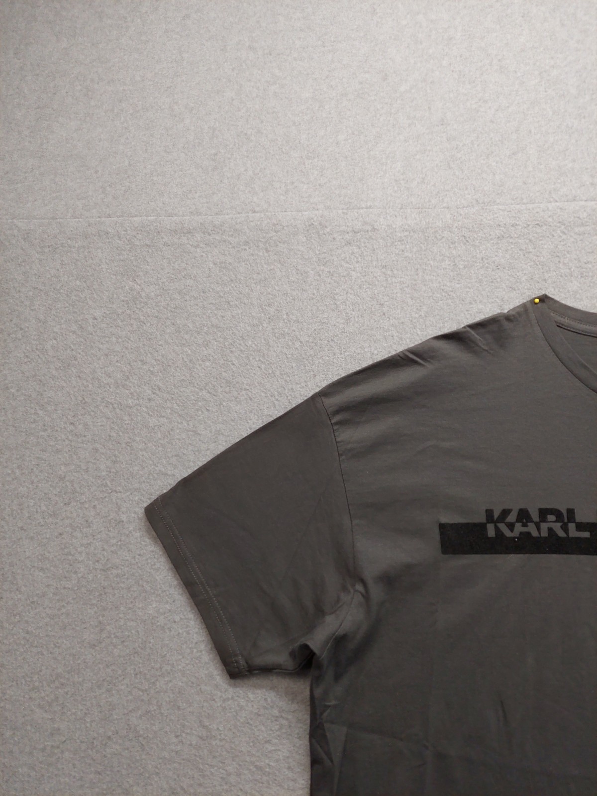 Karl Lagerfeld Men Shirt XXL Gray Crew Neck Short Sleeve Flat Front Outdoor Tee gallery