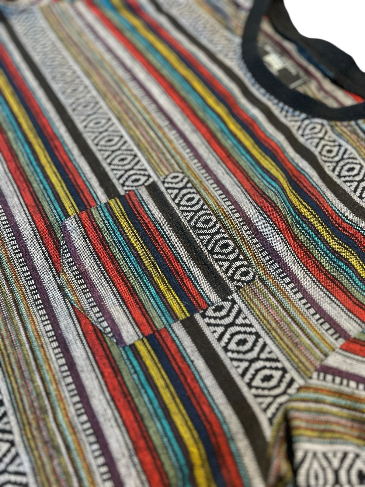 Beautiful Giant Aztec Vertical striped shirt men’s size Medium gallery