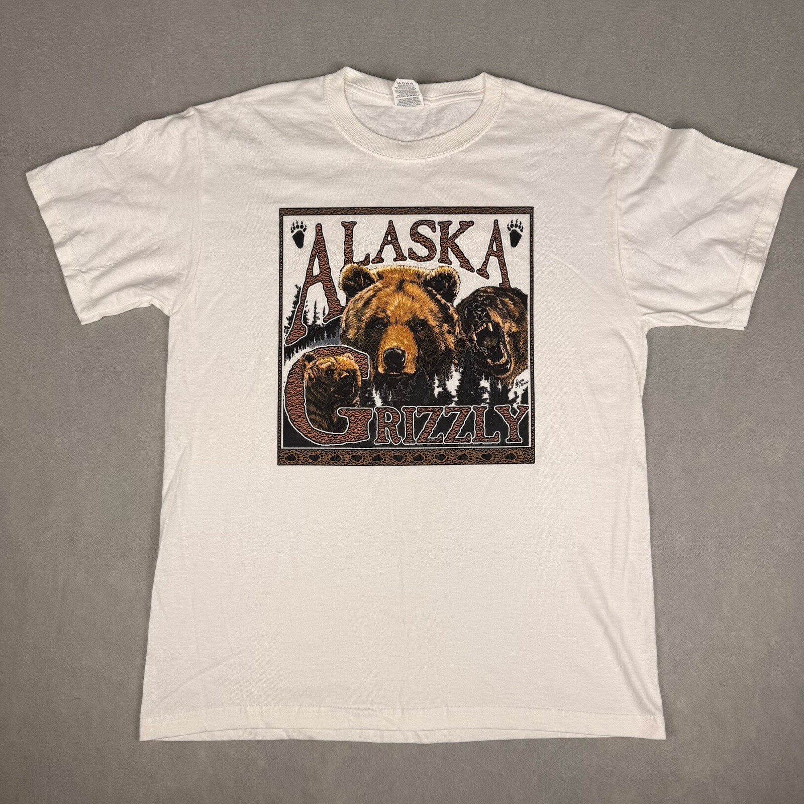 Vintage Alaska Grizzly Bear T Shirt Mens Medium White Nature Wildlife Y2K