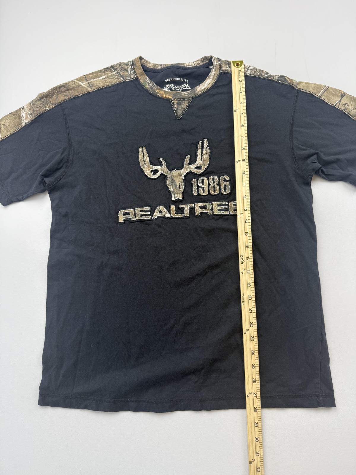 Buckhorn River Shirt Mens Large Black Realtree 1986 Graphic Tee Camo Hunting gallery
