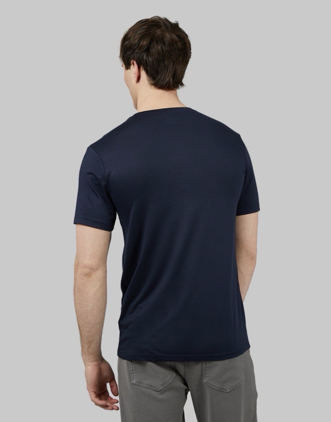 32 Degrees Heat MEN'S 4-PACK COOL CLASSIC CREW T-SHIRT gallery