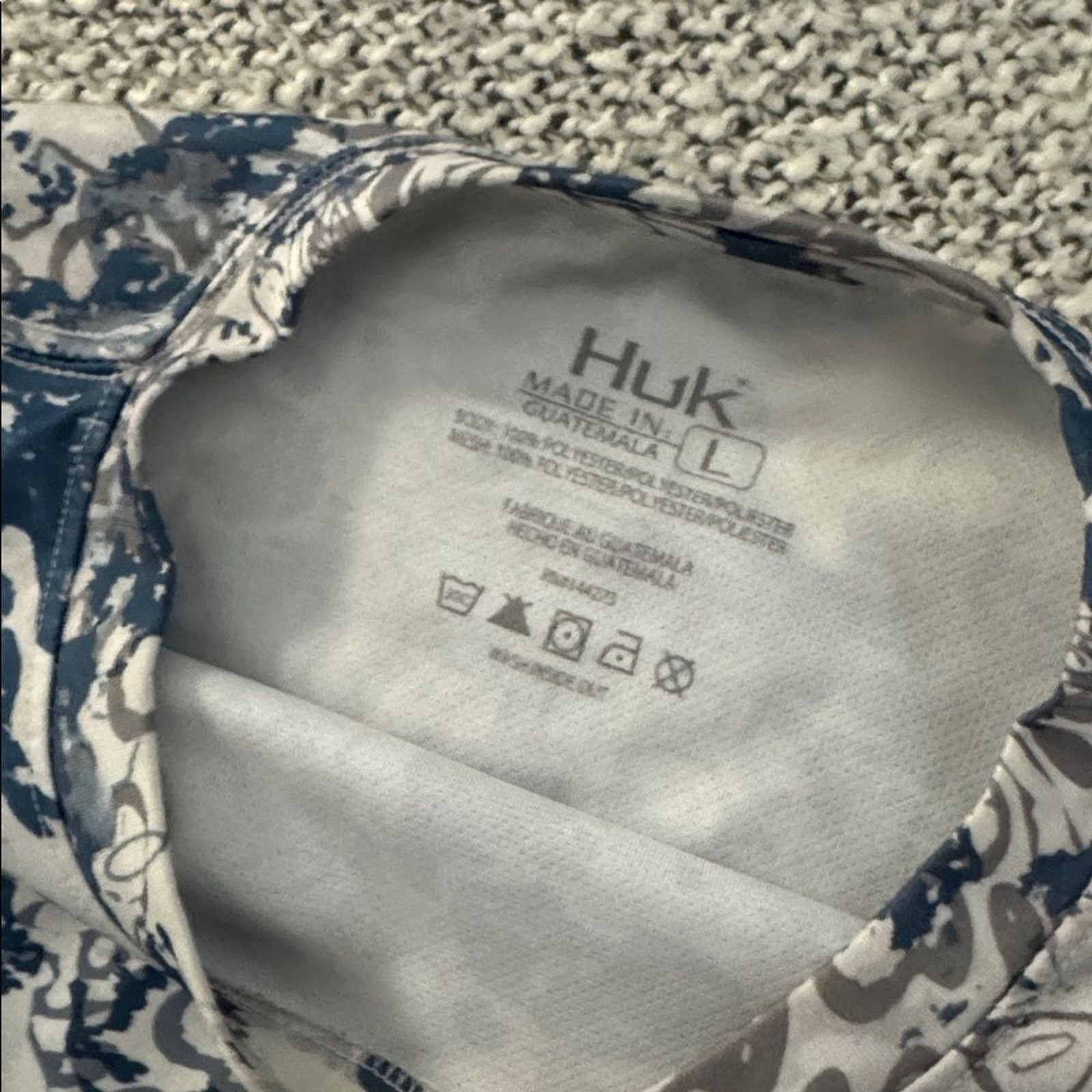 Huk Performance Fishing Shirt – Blue Camo Print – Size Large gallery