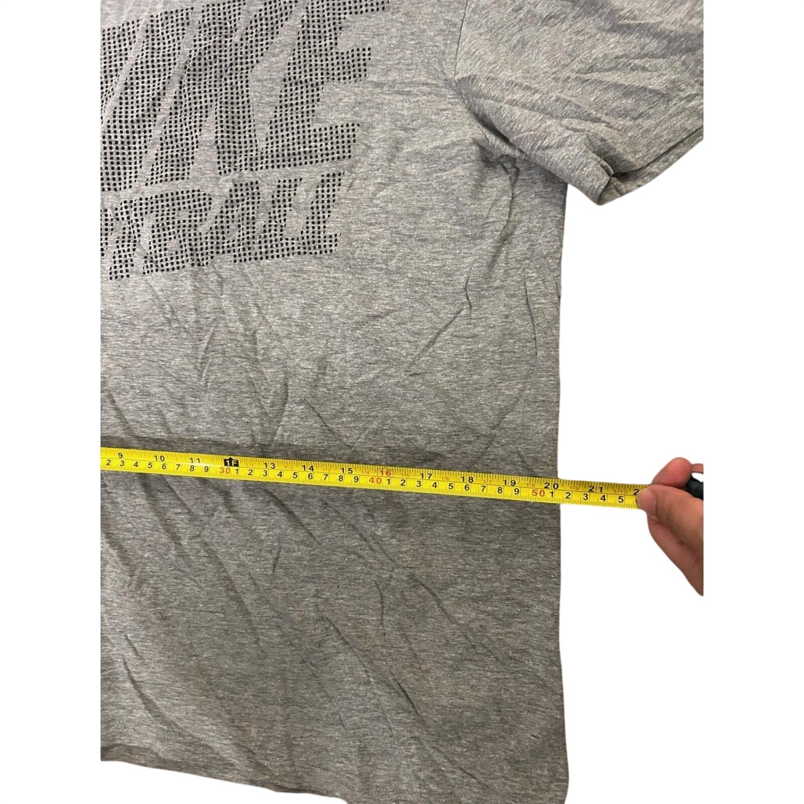 Nike Football T-Shirt Mens Large Gray Excellent Athletic Cut Graphic Tee gallery