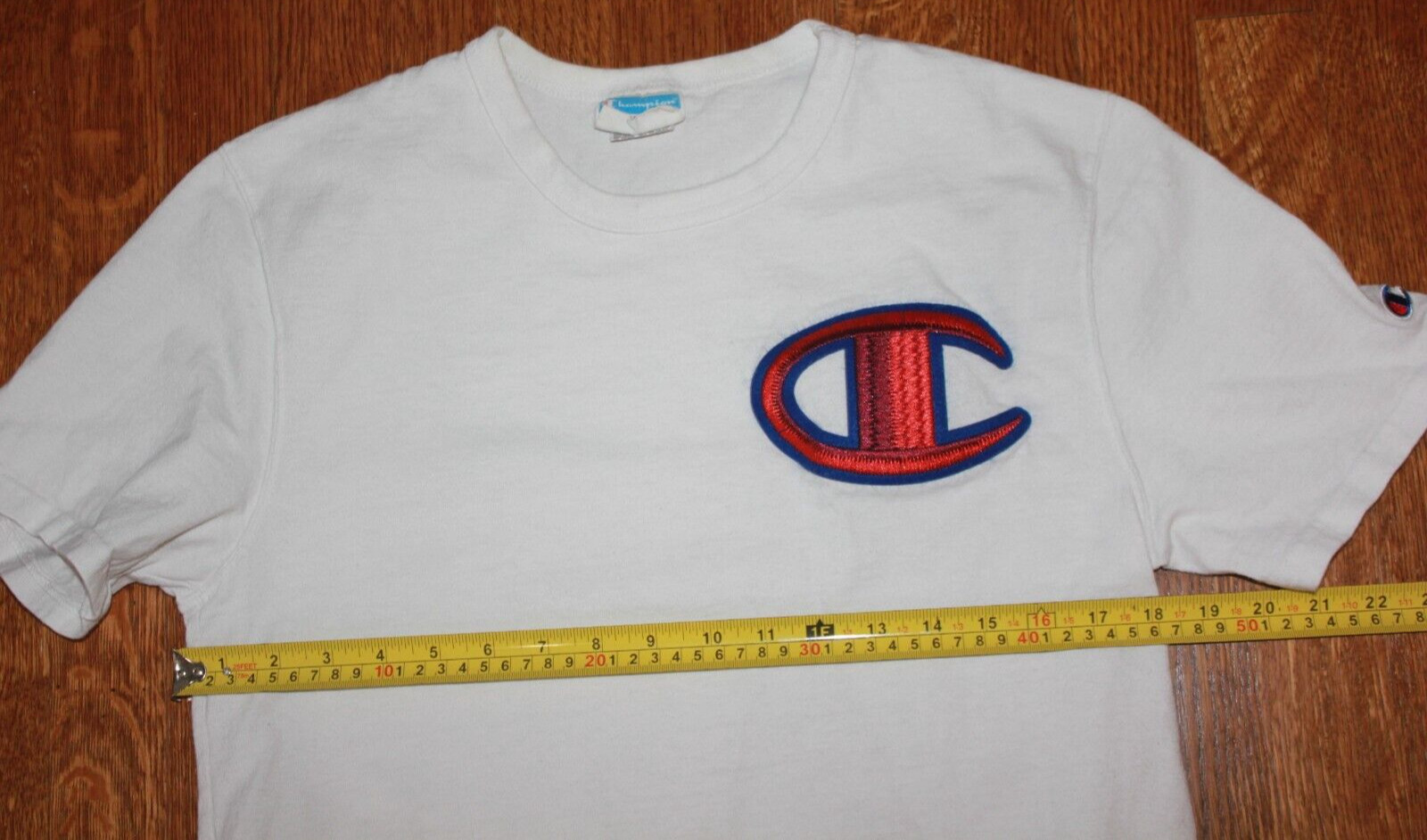 VINTAGE Champion Men T-Shirt White Logo Embroidered Short Sleeve Crew Neck Y2K M gallery