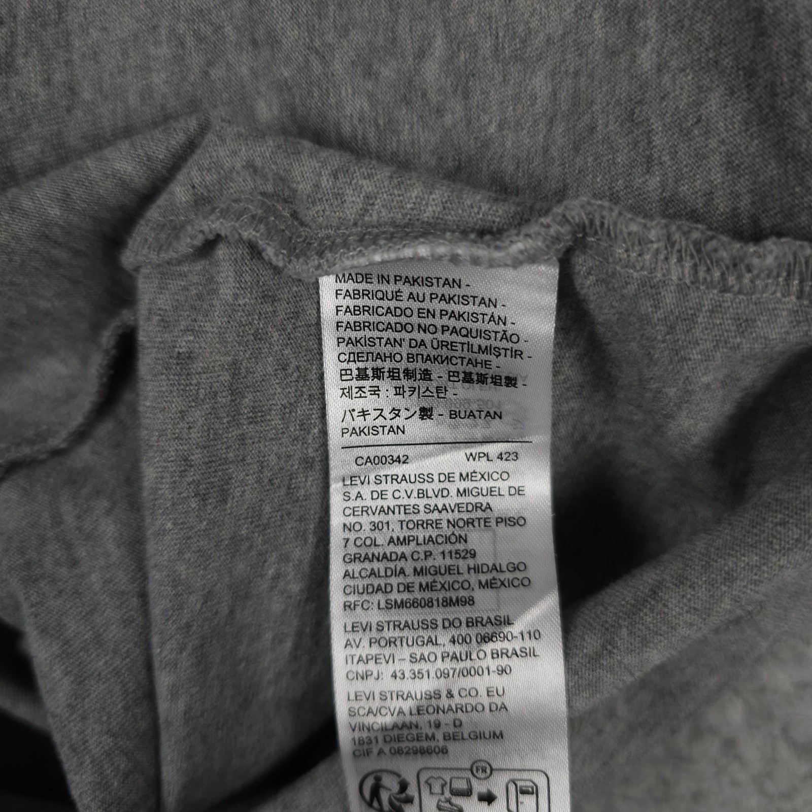 Levis Shirt Mens M Heather Gray Graphic Relaxed Fit Breaking Records Broken Tee gallery
