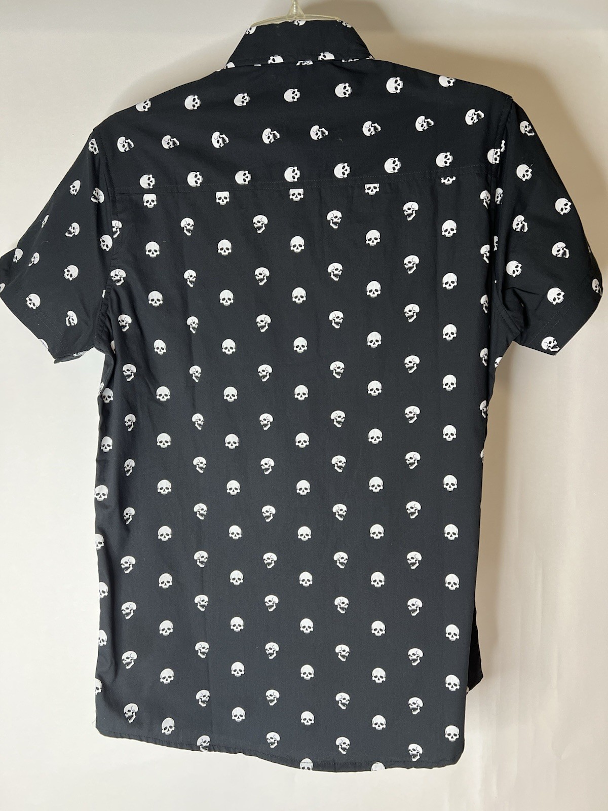 Skull Print Halloween Goth Young Man sz SMALL Collared Buttoned Shirt NEW w/TAGS gallery