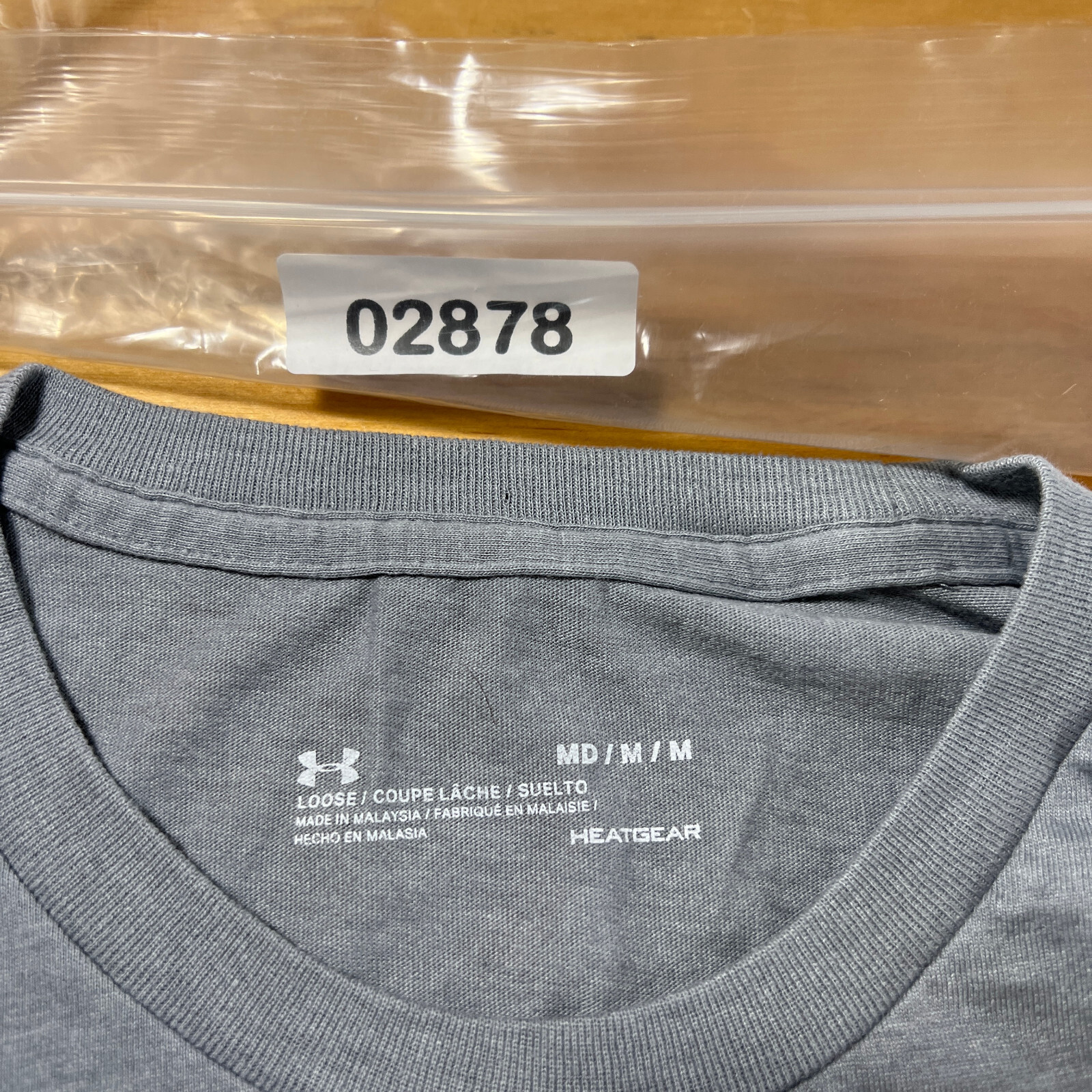 Under Armour Heatgear Loose Fit Men's Size M Solid Gray Crew-Neck T-Shirt gallery