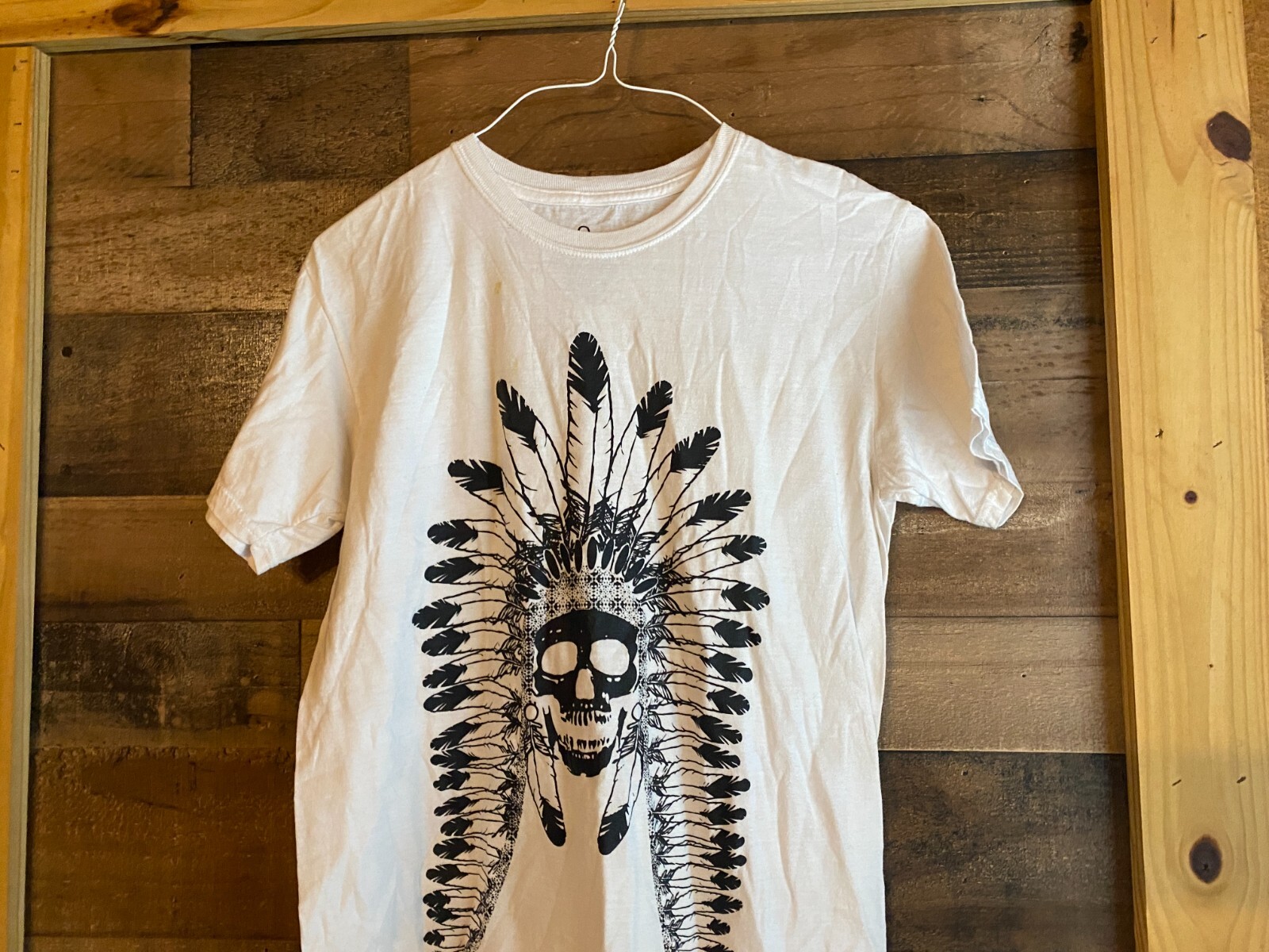 No Wire Hangers T-Shirt Adult Medium Skull Headdress White Black USA Made Tee gallery