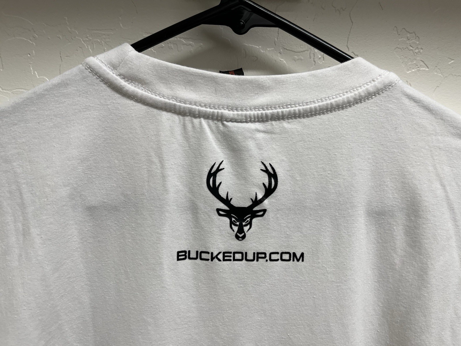 Bucked Up Mens Flag Logo White T Shirt Large New Without Tags Fitness Lifting gallery