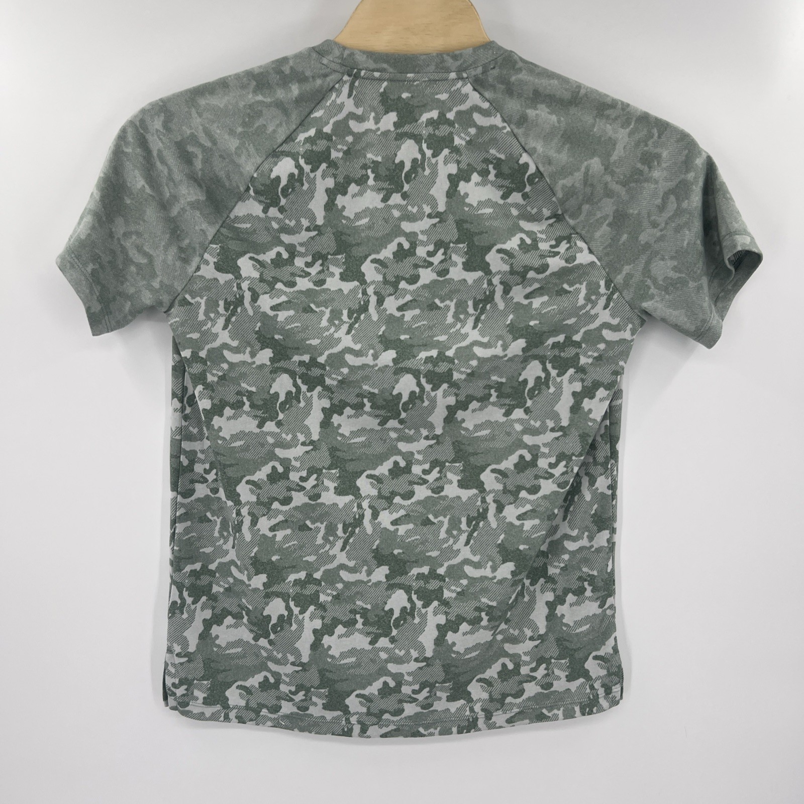 New Men's Tek Gear Green Camo Designed Tee Short Sleeves Summer Top Size Medium gallery