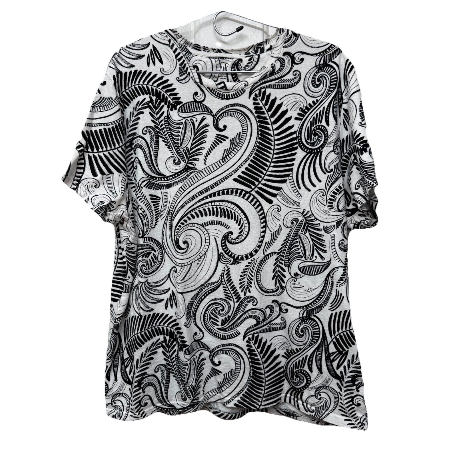 BLACK WHITE PAISLEY BANDANA SHORT SLEEVE T-SHIRT, SIZE XL, CHEST 47, LENGTH 28 gallery