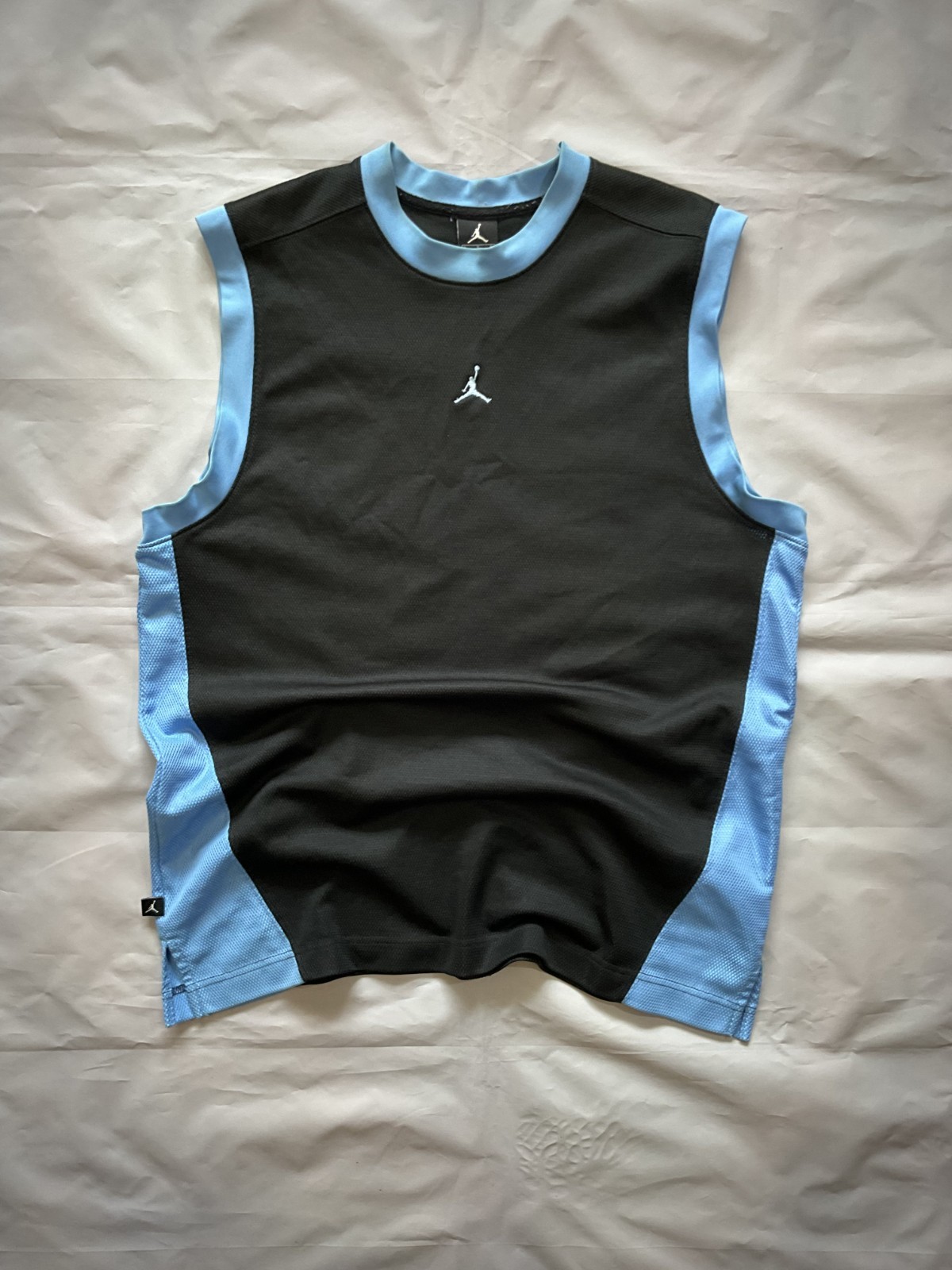 Nike Jordan Y2K Tank Top Vintage Mini Center Logo Size Large gallery