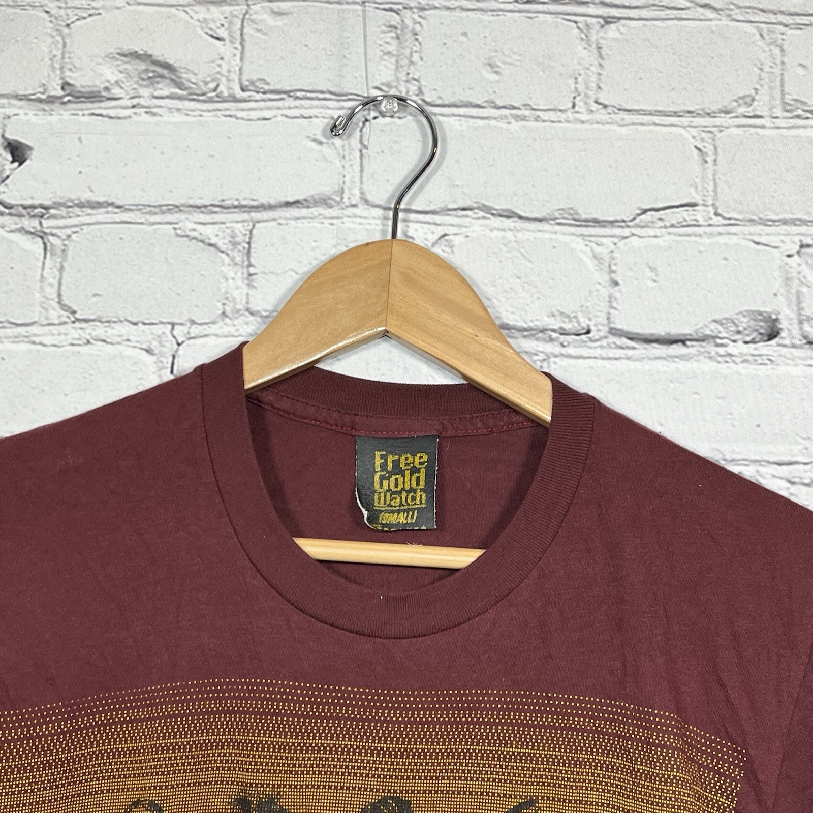 Vintage Free Gold Watch Blonde Woman Graphic T-Shirt Mens Small Artist Series gallery