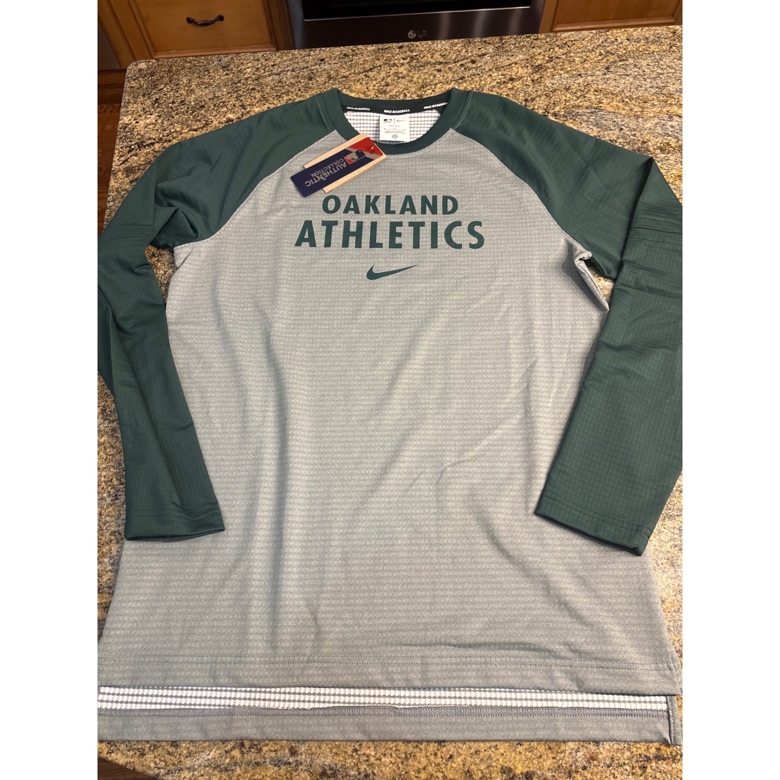 NWT Nike Oakland Athletics MLB Authentic Collection Dri-FIT Shirt Mens M Grey gallery