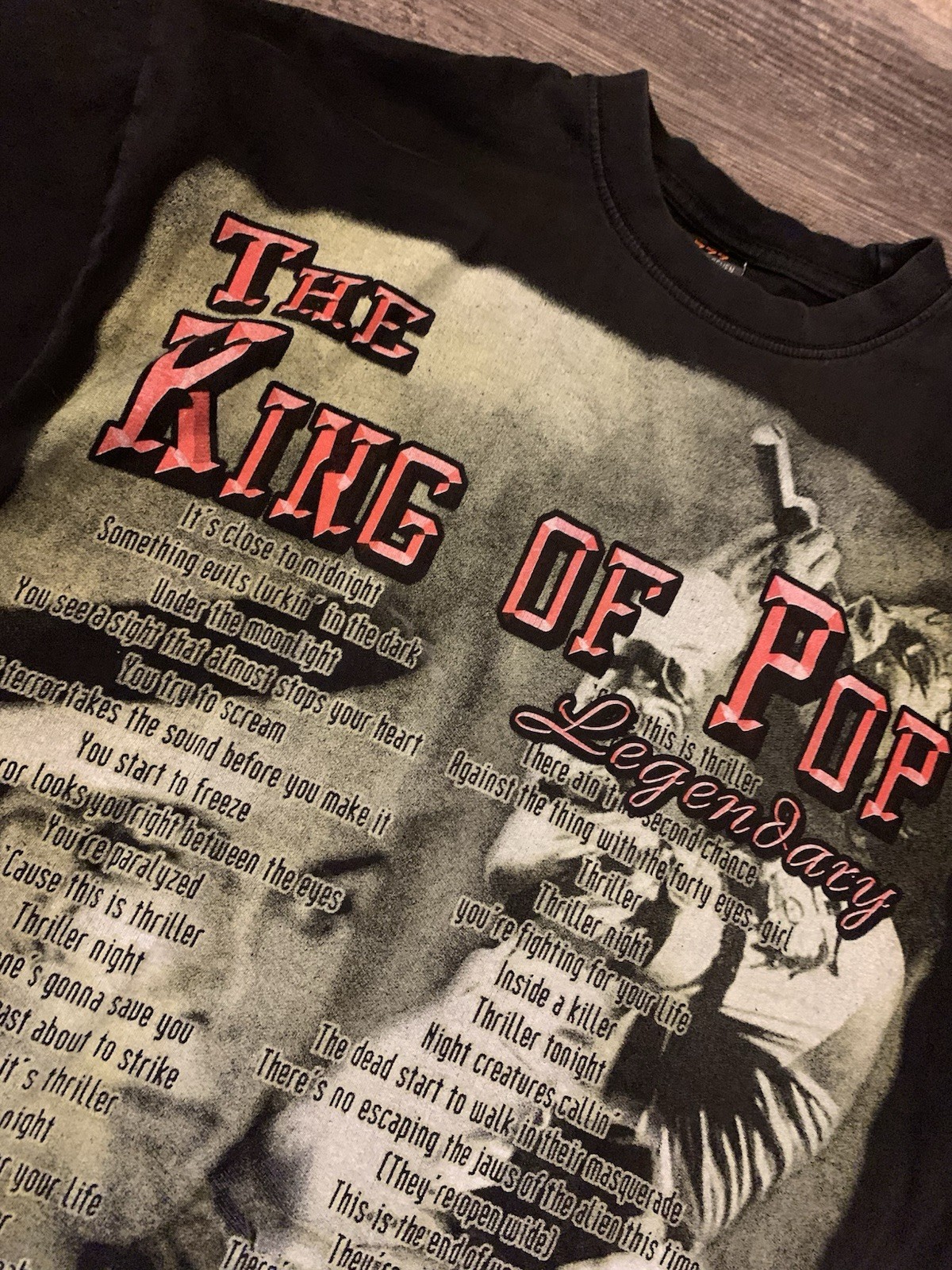 Y2K 2000s 2009 Michael Jackson King Of Pop Faded Music Memorial Shirt Men’s XL gallery