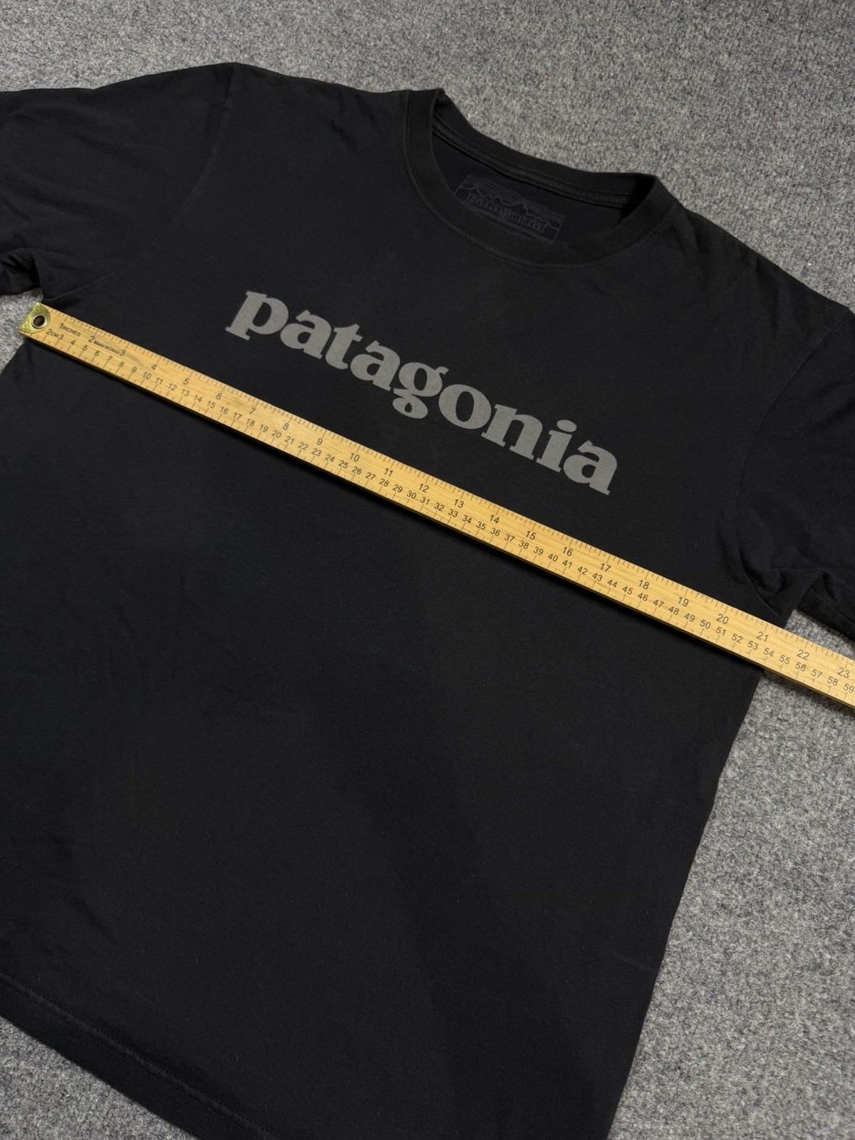 Patagonia Text Logo Spellout Black T-Shirt Men’s Medium gallery