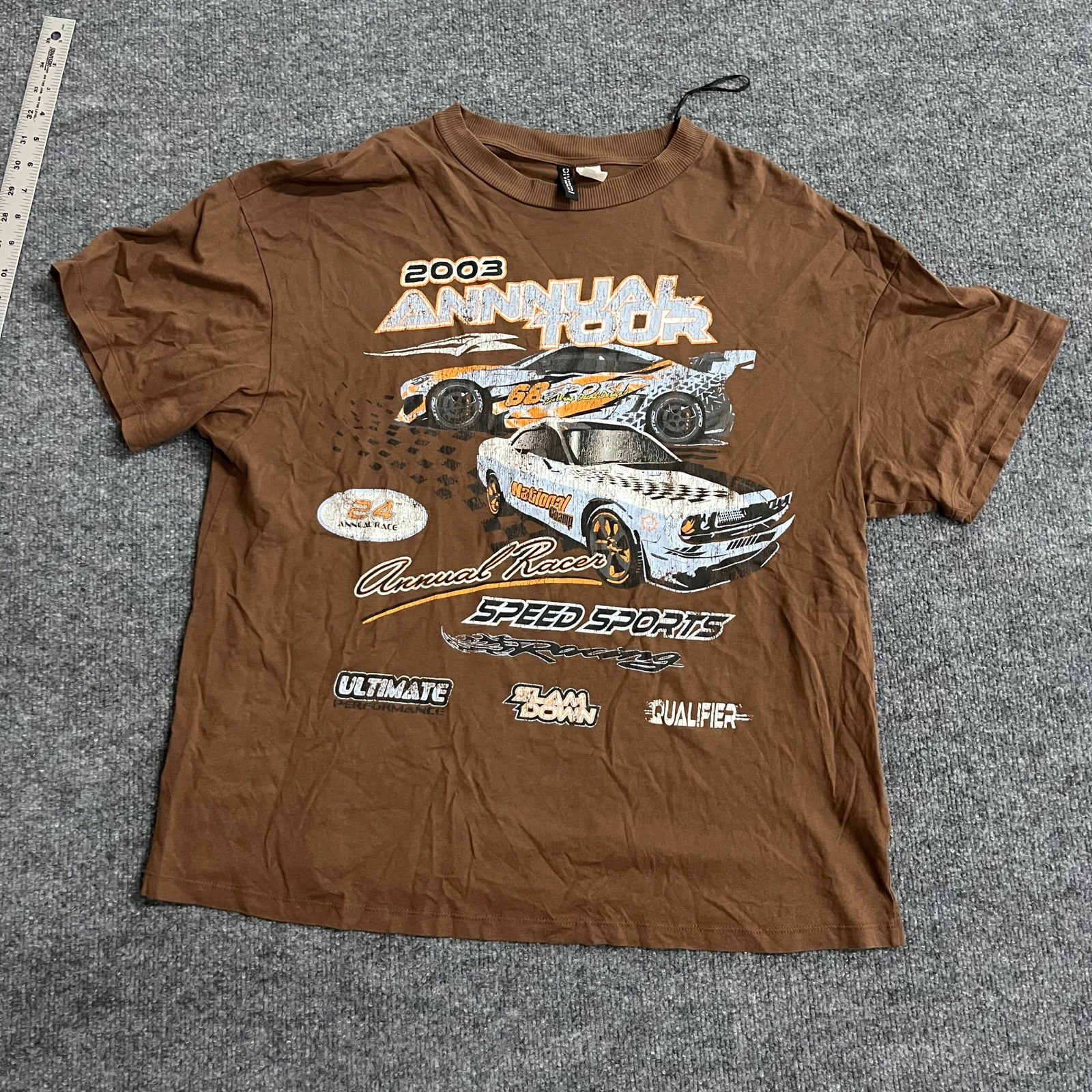 H&M Graphic T-Shirt Mens Size S Brown 2003 Annual Tour Racing Speed Sports Car gallery