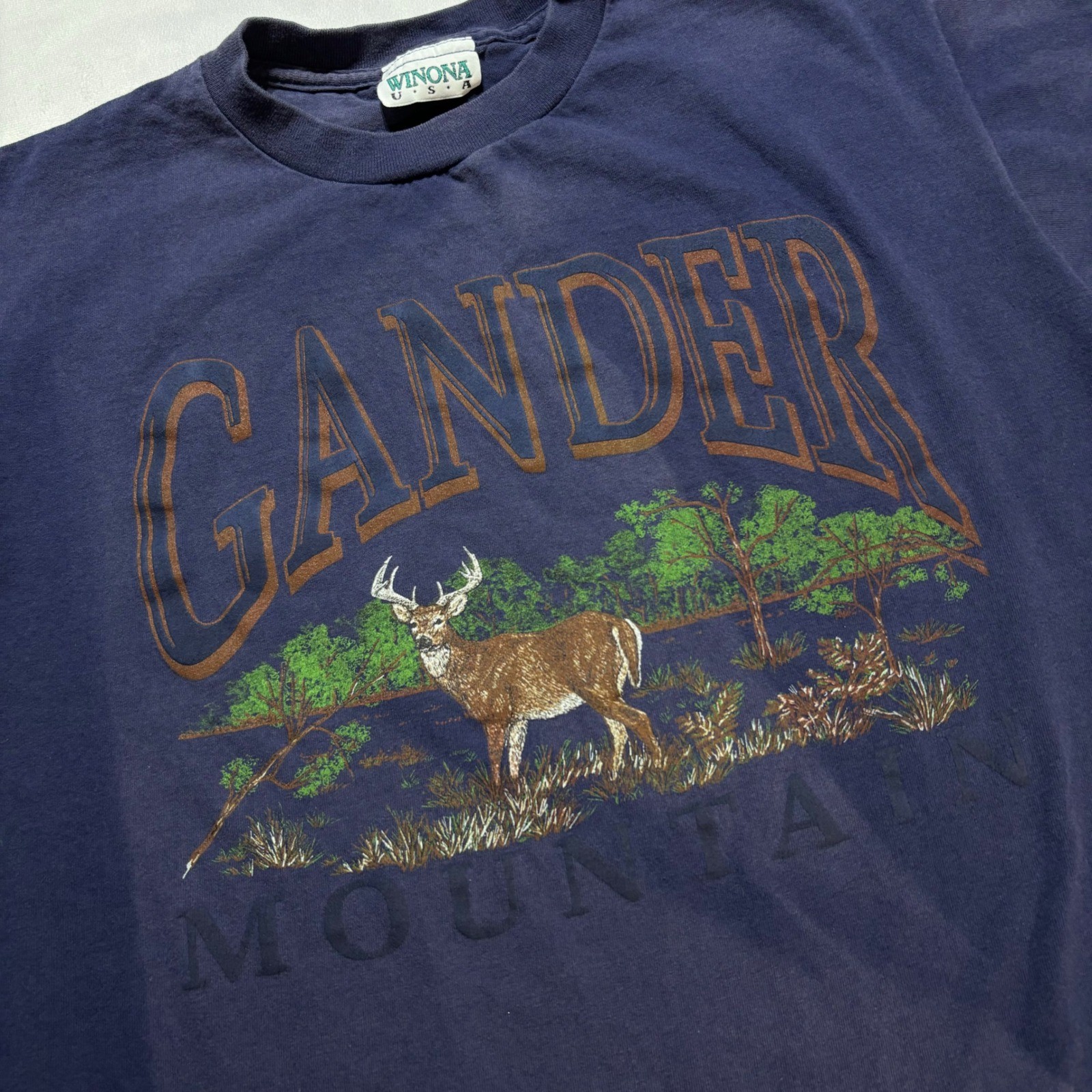Vintage 90's Gander Mountain Deer T-Shirt M Sun Faded Single Stitch Made in USA gallery