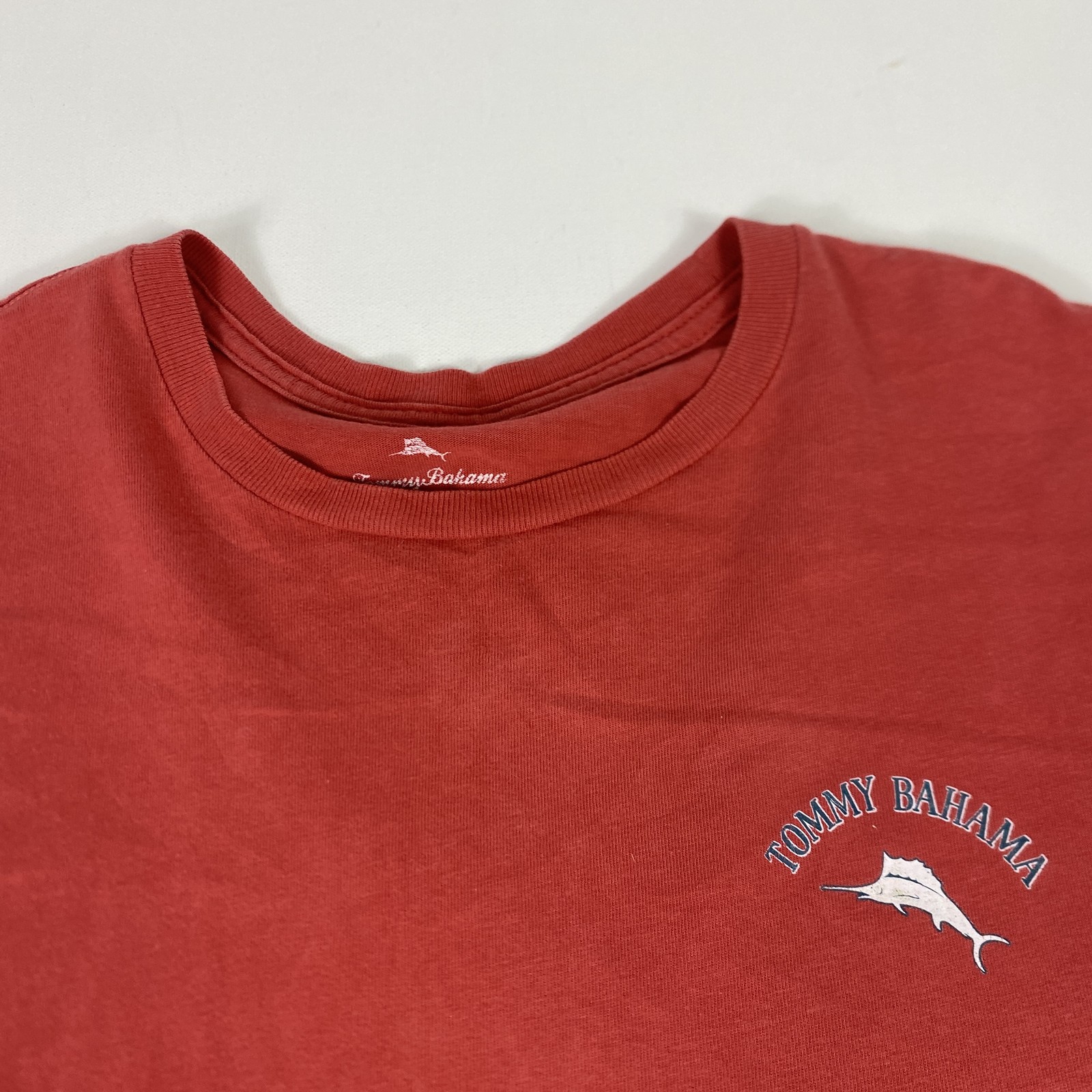 Tommy Bahama Shirt Mens Large Red Frosty Beer Graphic Tee Christmas Tagless gallery