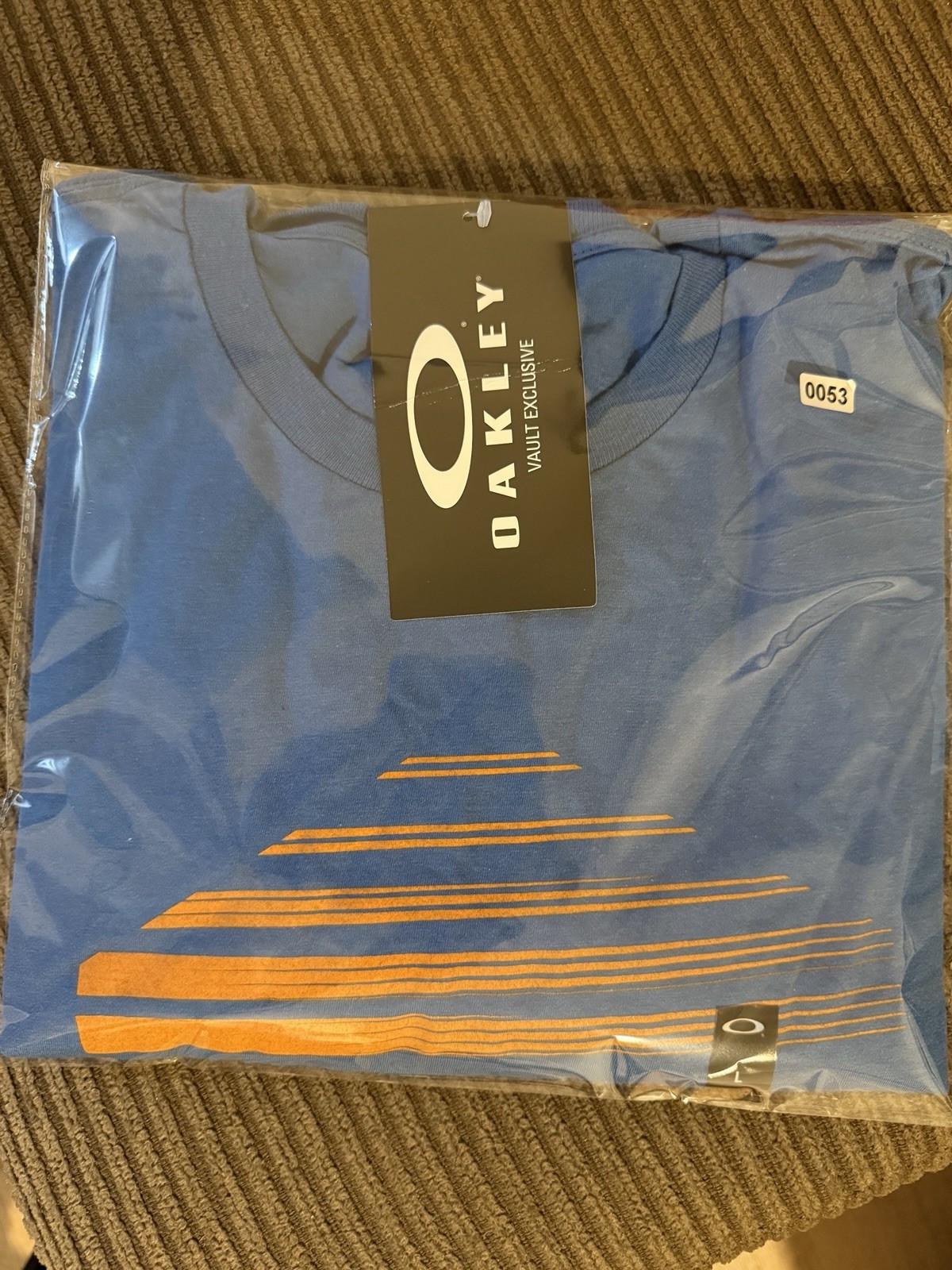 Oakley Vault Exclusive Blue Cotton Regular Fit Graphic Logo Tee Men’s L gallery