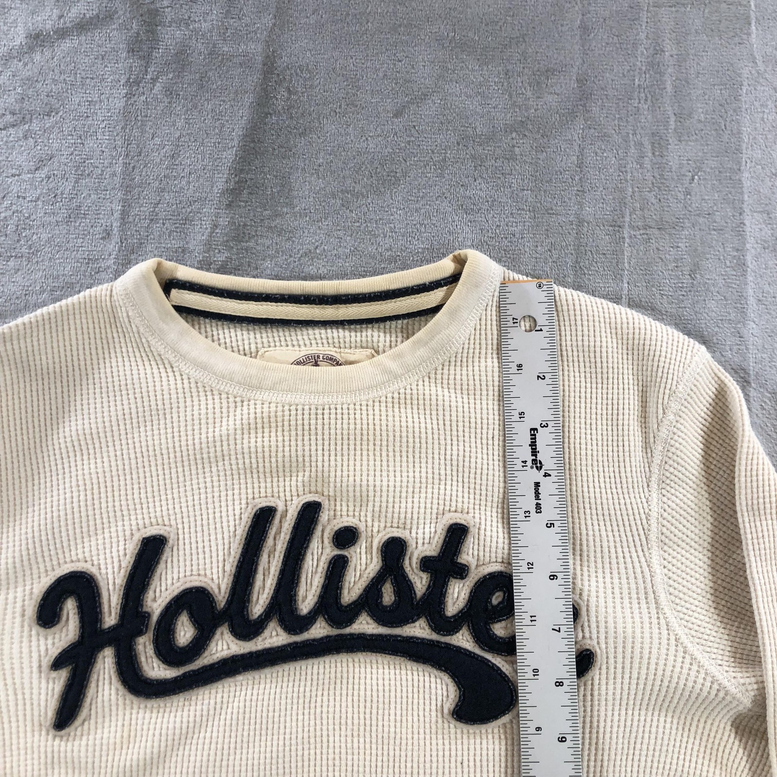 Hollister Shirt Mens M Beige Waffle Thermal Long Sleeve Crewneck Logo Patch Y2k gallery