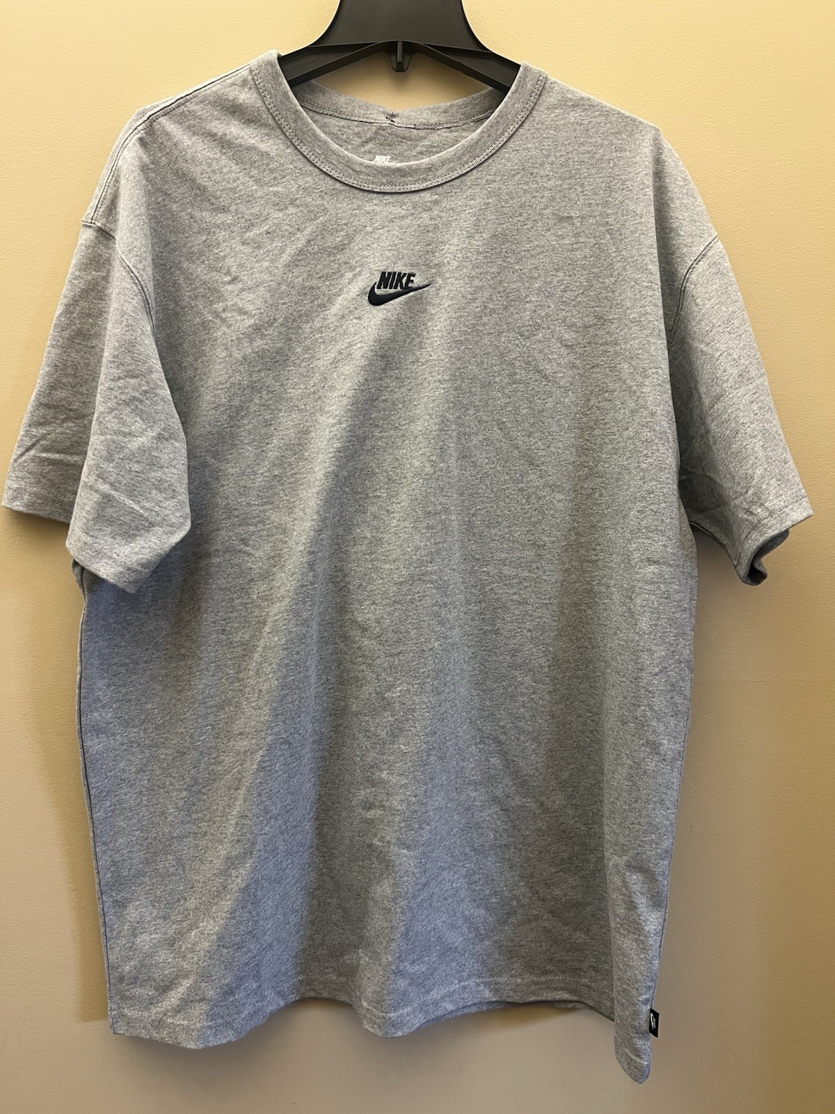 #259 Nike Men's Large Athletic Wear Short Sleeve Logo Swoosh Active Heavy TShirt gallery