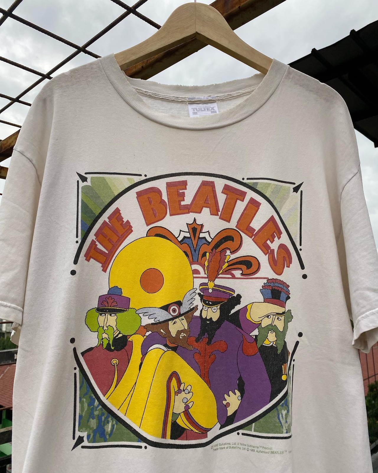 90s The Beatles – Yellow Submarine Cartoon 90s Remake Design T shirt NH27178