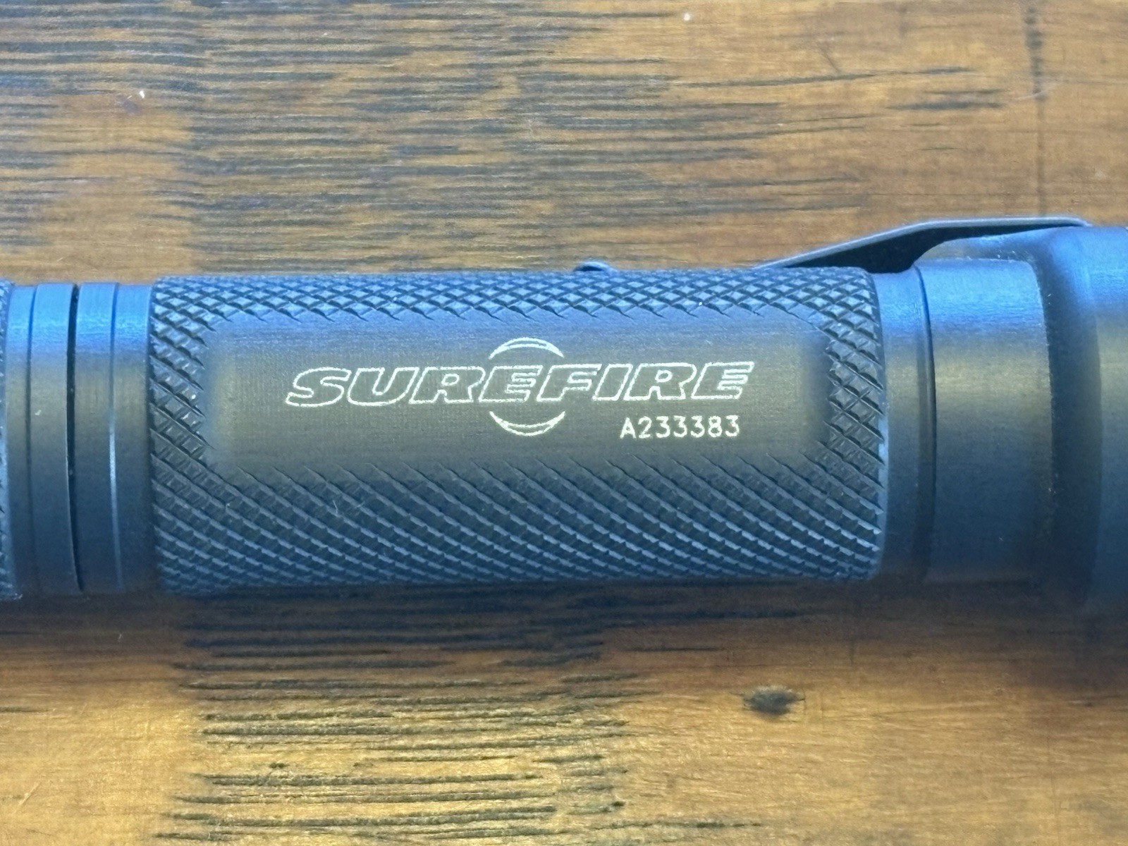 Surefire Executive Elite E2e Flashlight  Working With New Duracell Batteries