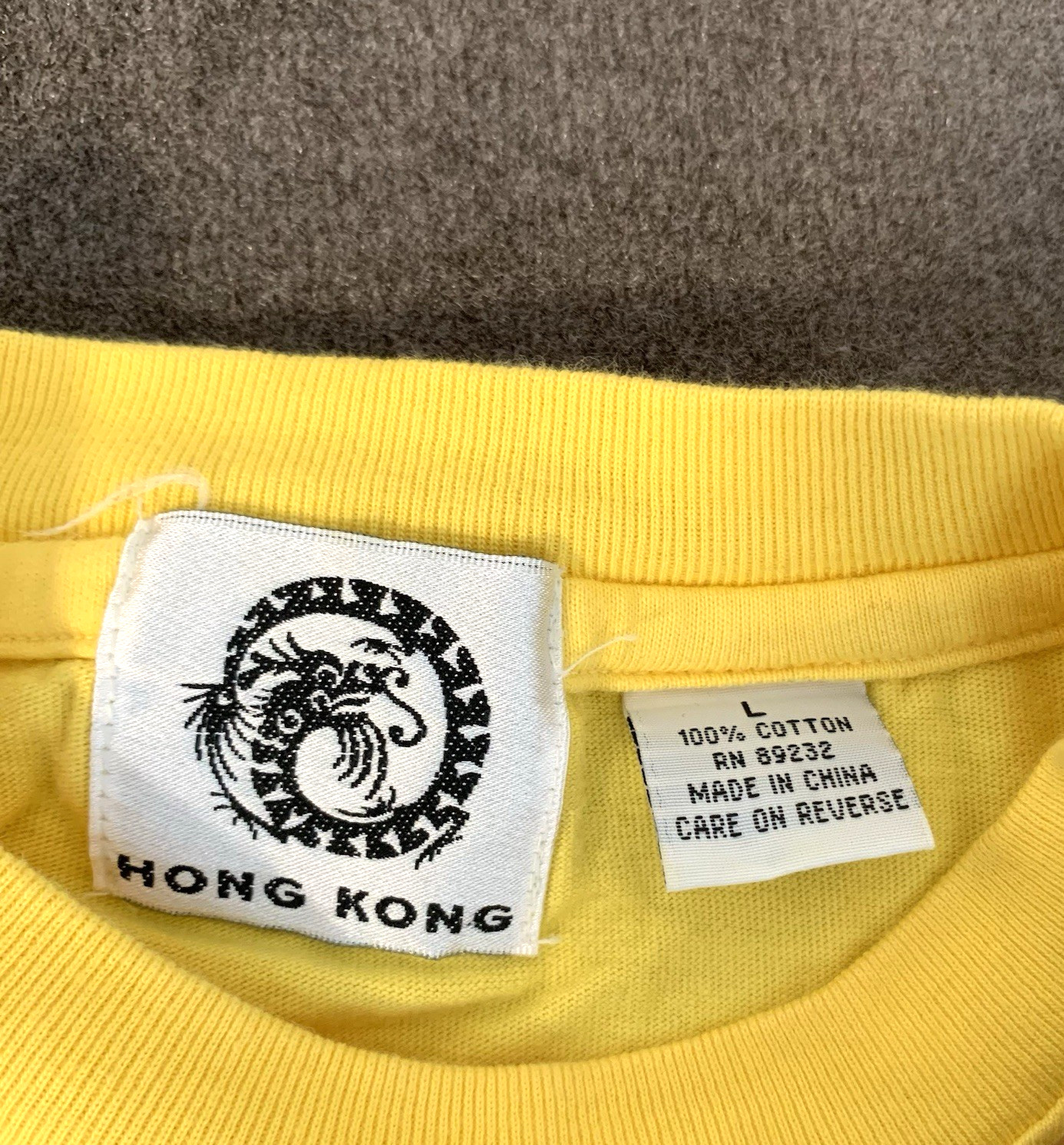 Hong Kong China T-Shirt Size Large L Skyscraper City Tourist Souvenir Yellow gallery
