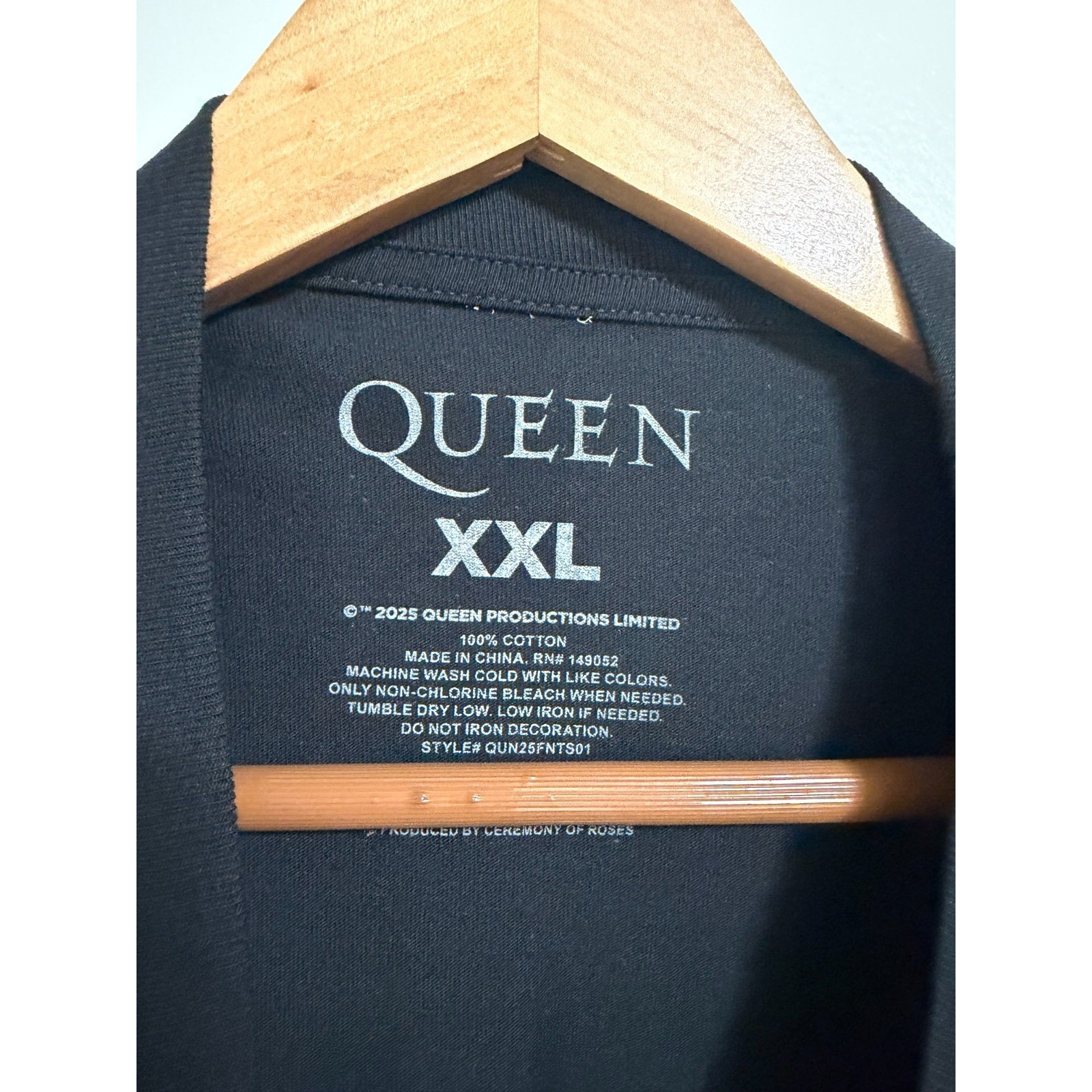 Queen T-Shirt Mens XXL Black Sheer Heart Attack Graphic Rock Band Tee gallery