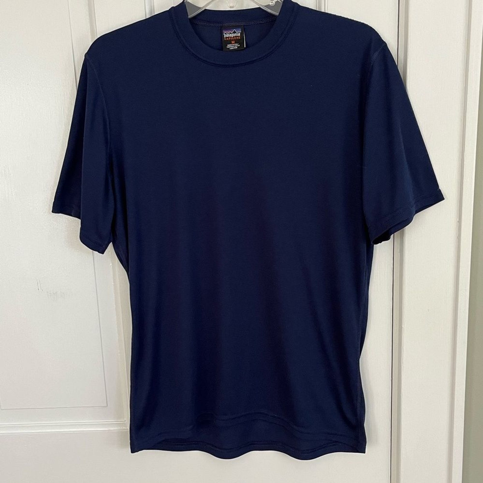 Patagonia Capilene Cool Short-Sleeve Shirt Navy Mens Size Medium gallery