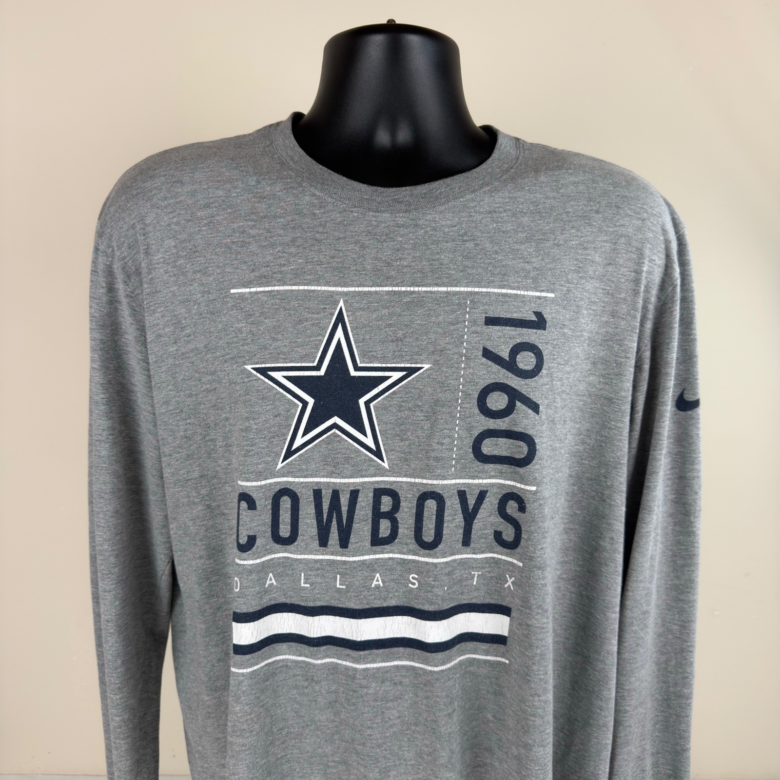 Nike NFL Apparel Dallas Cowboys NFL Mens XL Long Sleeve Grey T-Shirt Graphic gallery