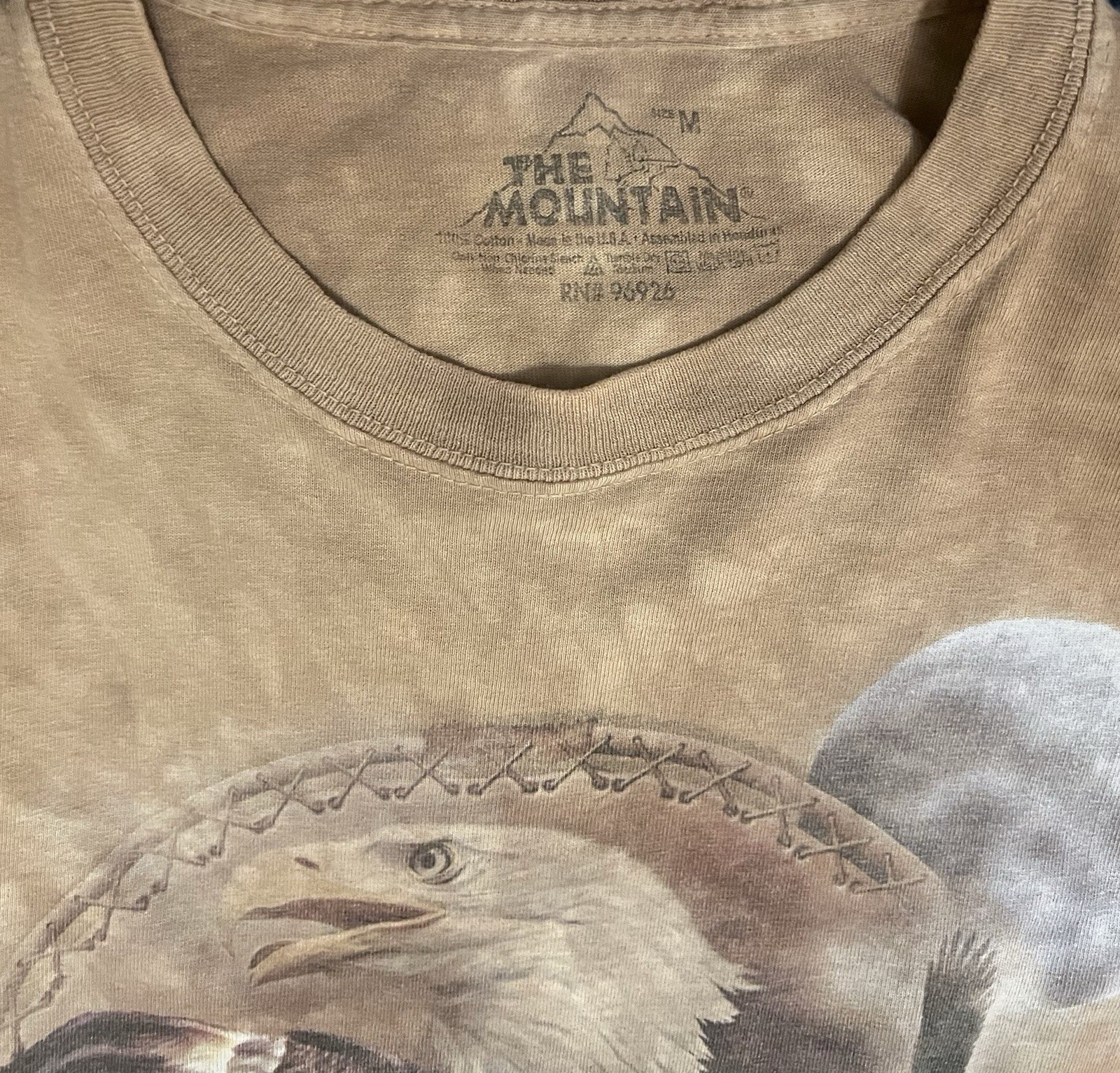 Men’s Graphic The Mountain Brown Wash Eagle Dream Catcher Shirt Size Medium gallery