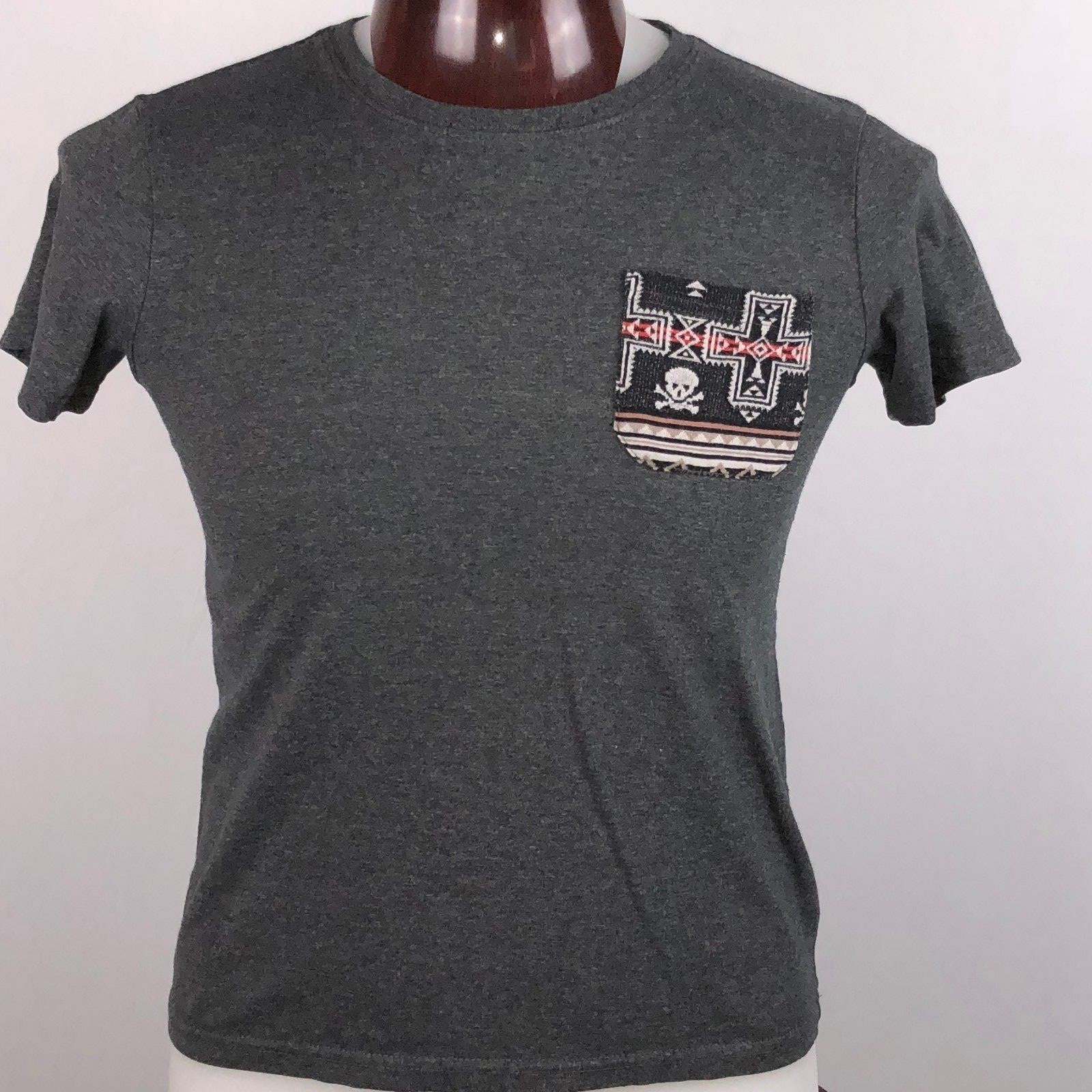 Beautiful Giant Garment T-Shirt Mens Gray Short Sleeve Skull Pocket S