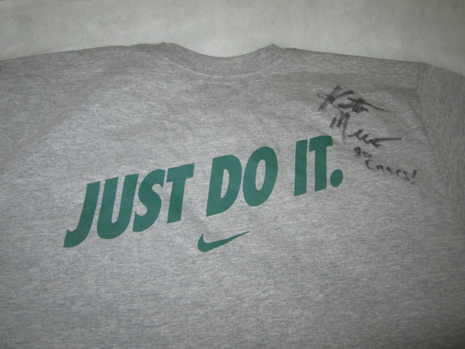 Nike Miami Basketball signed TShirt Men Size M Gray Fantastic 2 side graphic New gallery