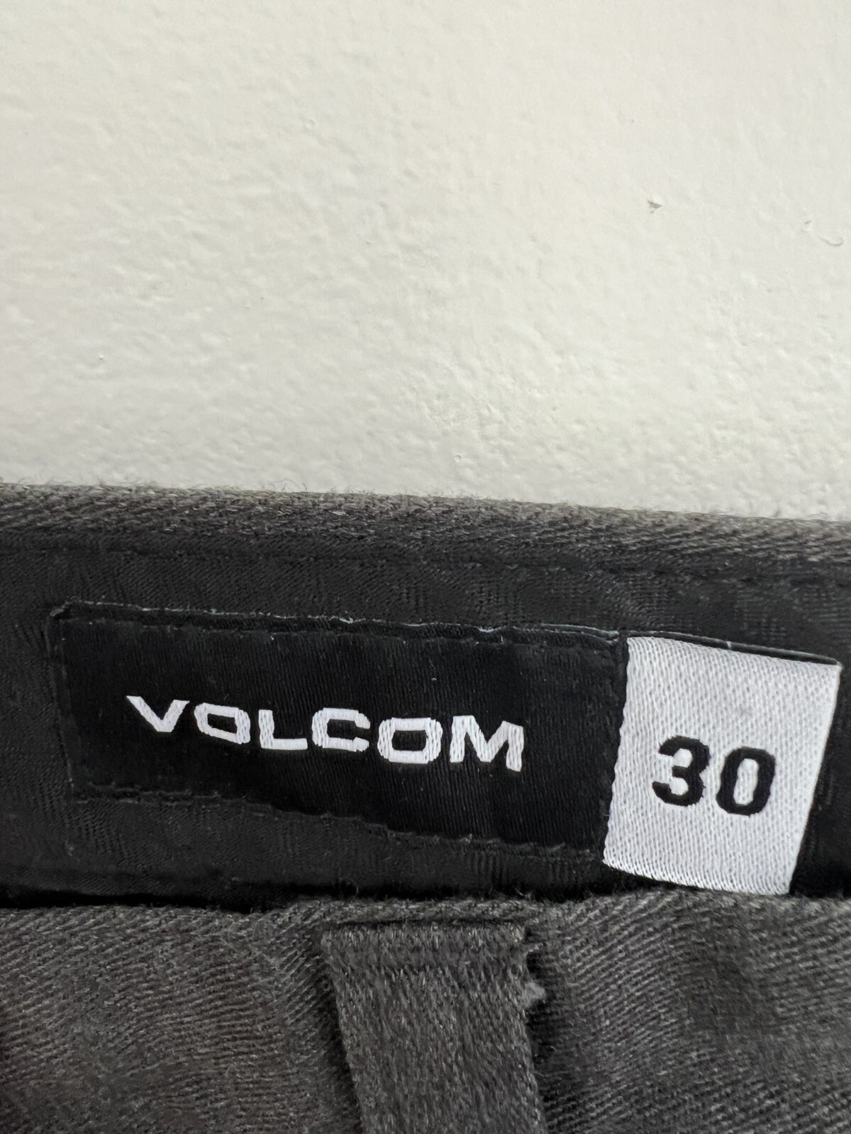 Volcom Men's Shorts Charcoal Size 30 Flat Front Cotton gallery