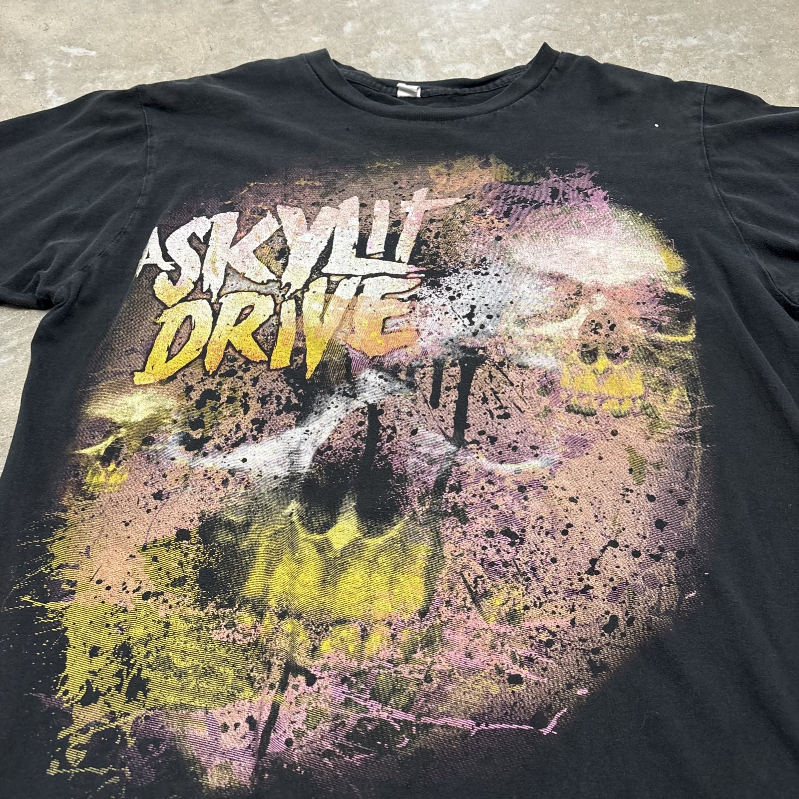 A Skylit Drive Men's Black Skull Band T-Shirt Size M Grunge Emo Y2K gallery
