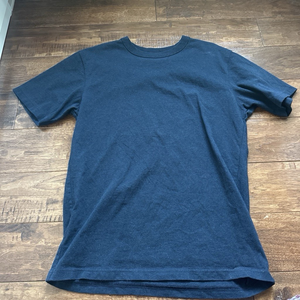 Uniqlo Men’s Dark Navy Blue Short Sleeve T-Shirt Size Medium