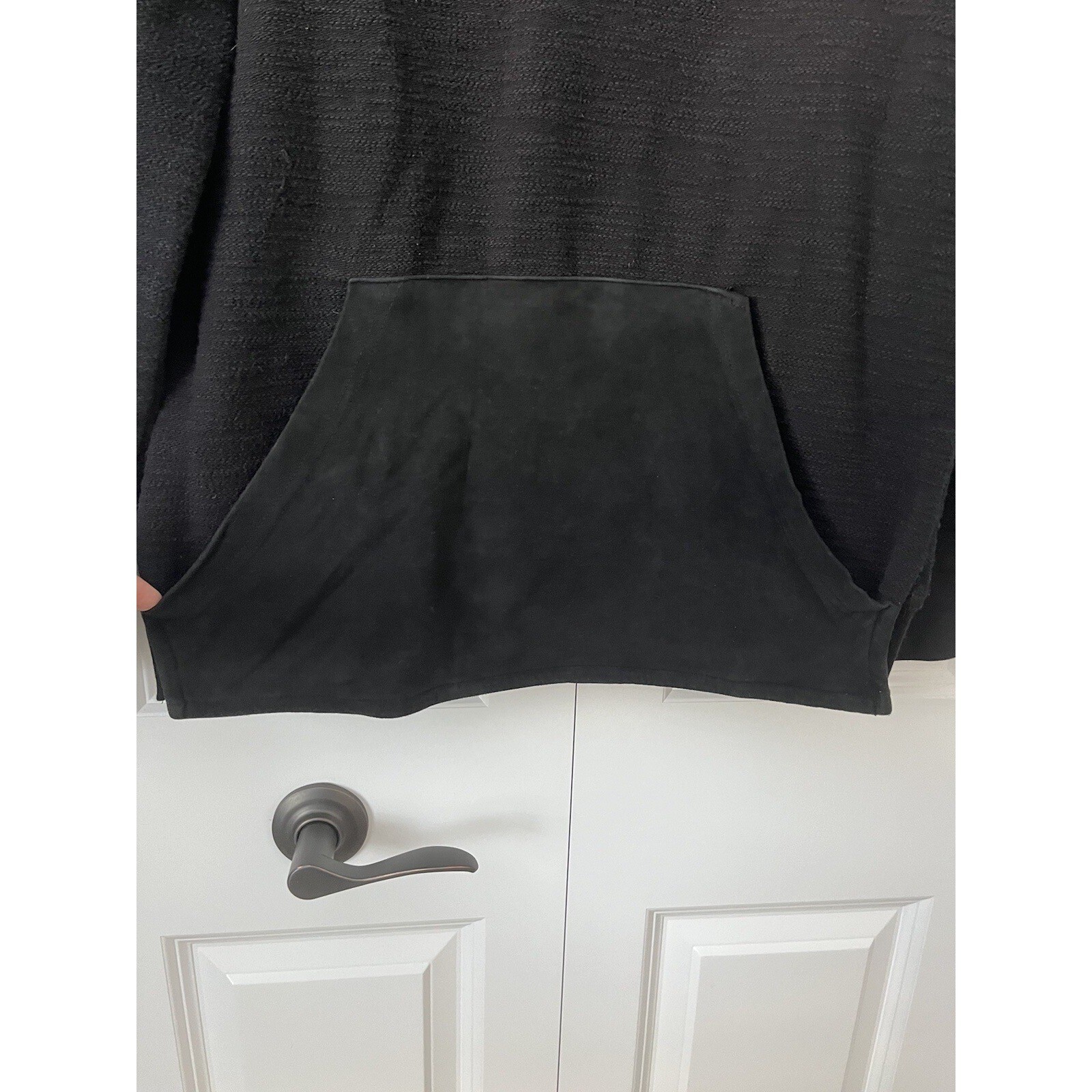 Matiere Men's LG Long Sleeve Crew Neck Black textured Shirt kangaroo pocket gallery