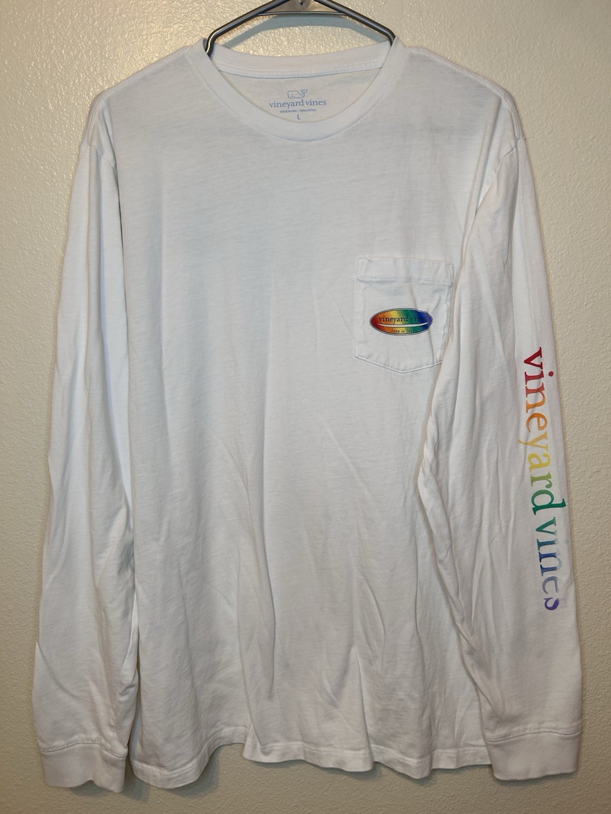 Vineyard Vines Love Is Love Shirt Large Preowned Pride LGBTQ Surfboard BG3 gallery