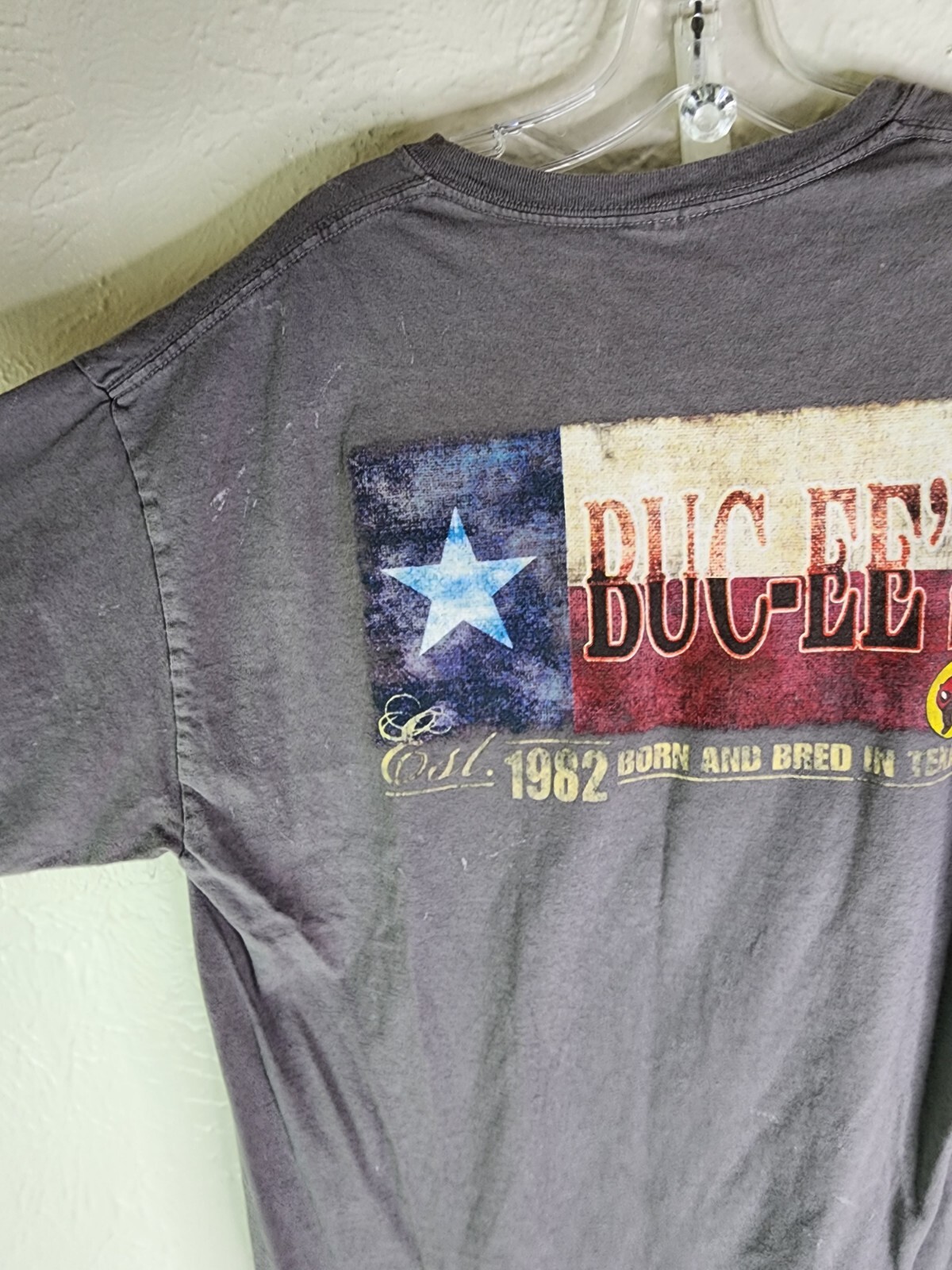 Buc-ees Gray Shirt L? texas Flag Est 1982 Logo Beaver distressed see measurement gallery