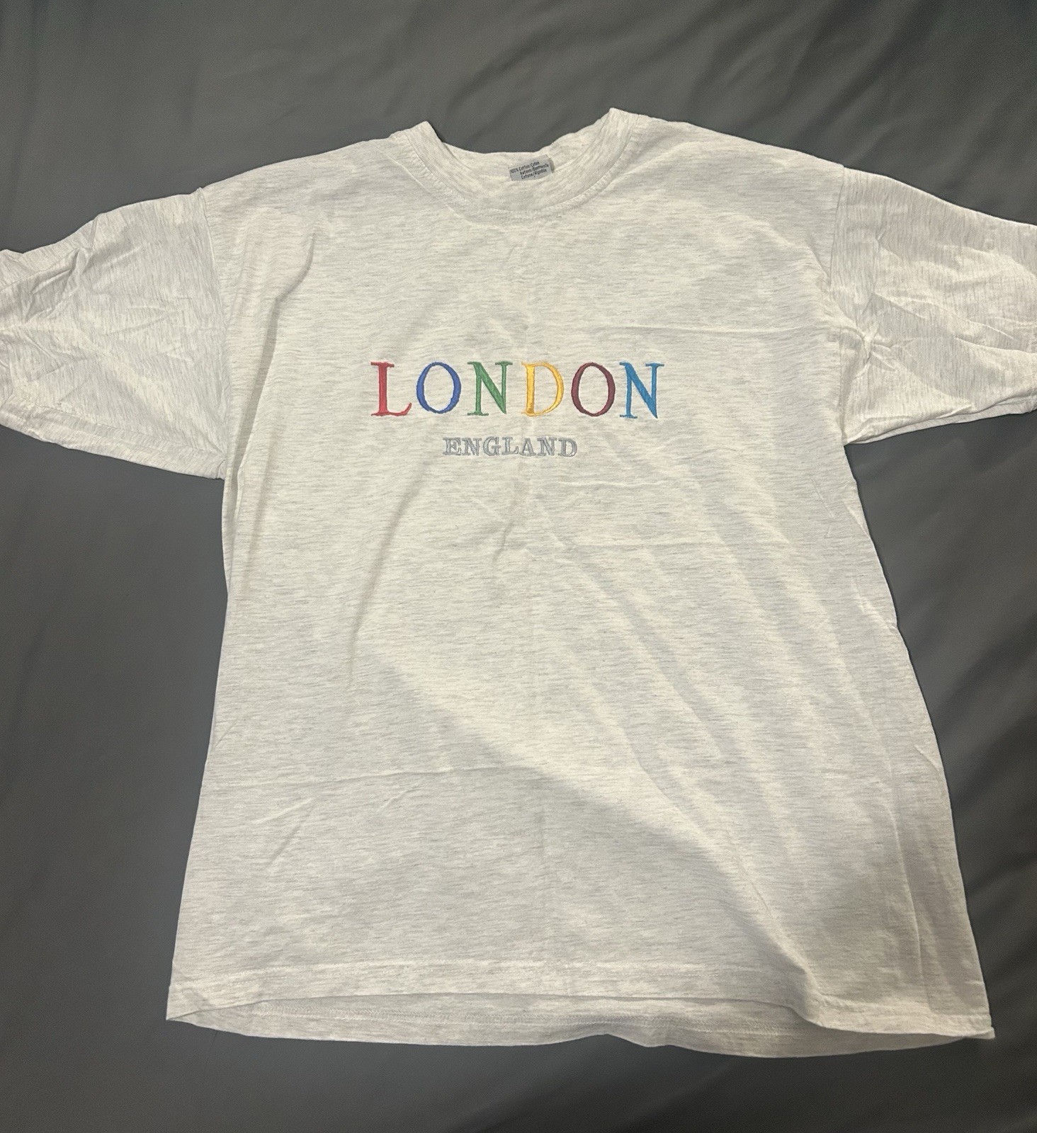 Vintage 90’s Multi Color LONDON T-shirt Size Medium Great Condition gallery