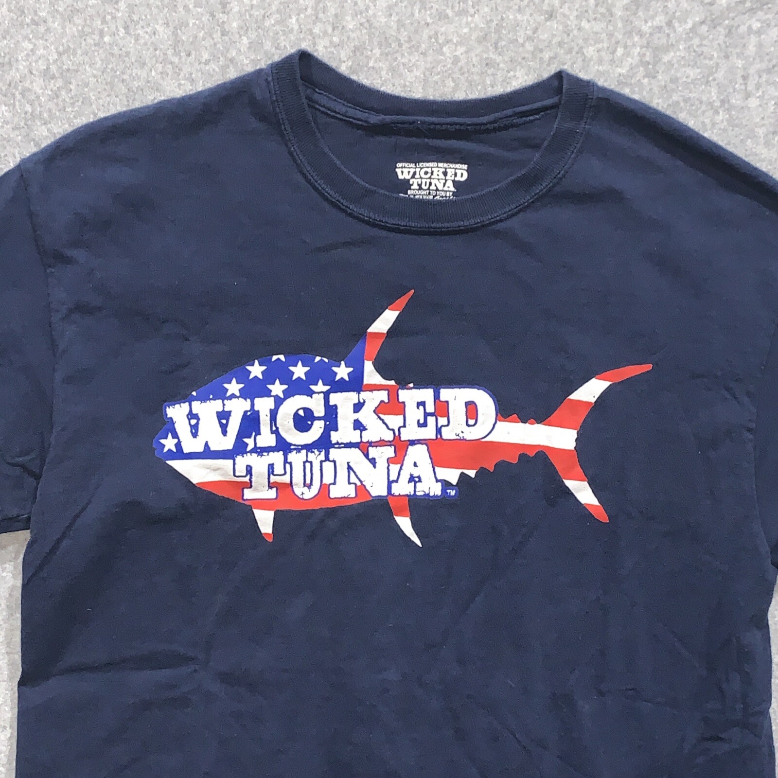 Discovery Channel WICKED TUNA Shirt Short Sleeve Sz M Graphic Print Flag Fishing gallery