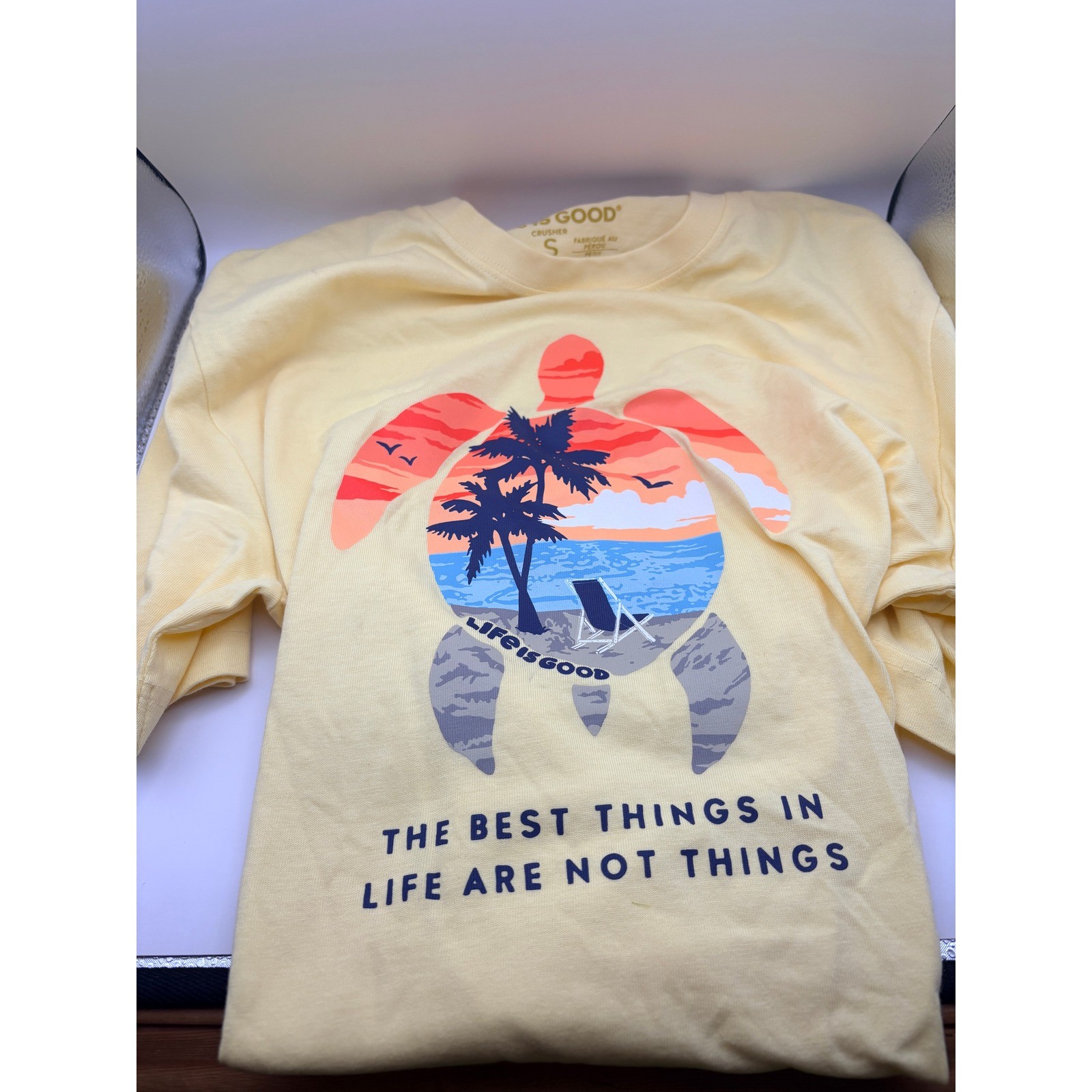 Life Is Good Mens Crusher Tee Yellow Sea Turtle Sunset Graphic T-Shirt Small NEW