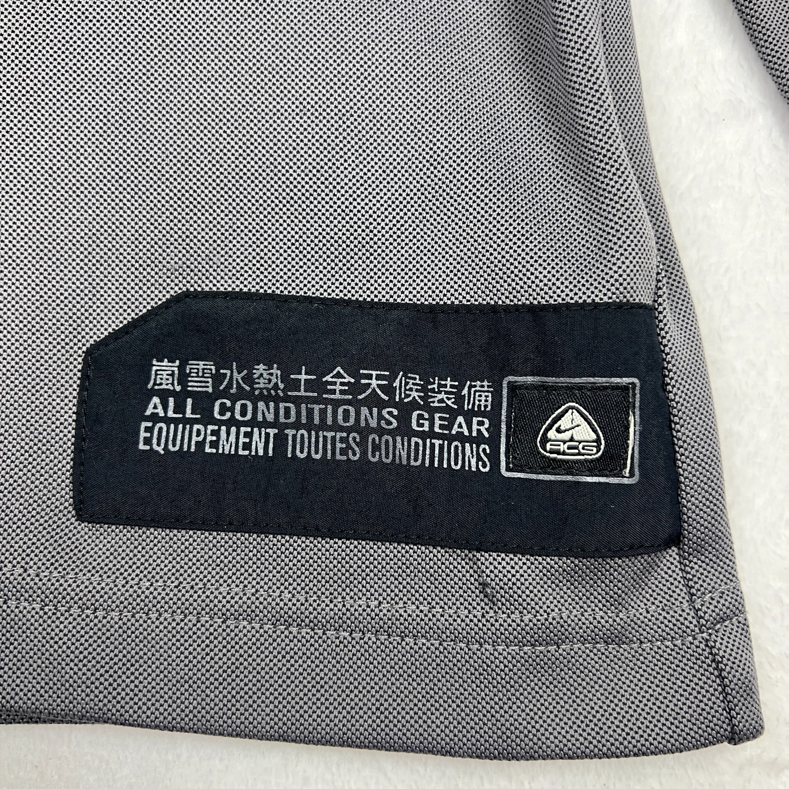Nike ACG Long Sleeve Shirt Mens Medium Gray Pocket Cargo V Neck gallery