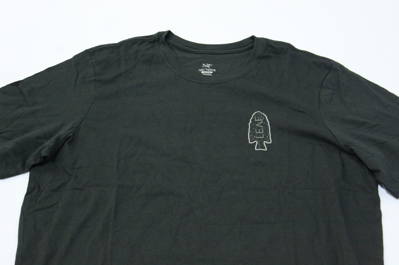 Arc'teryx Men's Leaf Graphic Print Arrowhead Short Sleeve Tee MP7 Black Size XL gallery