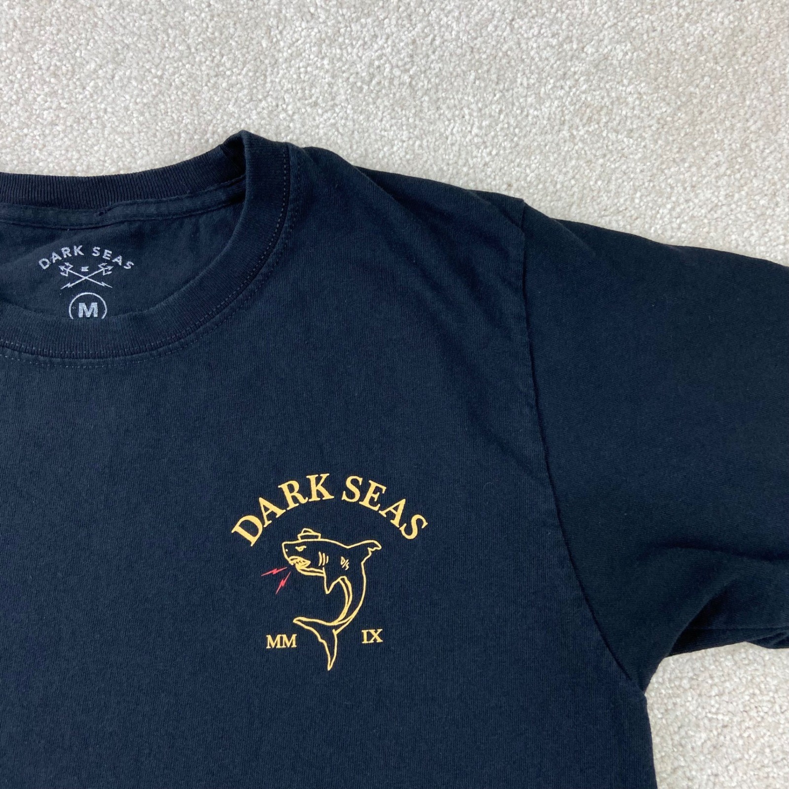Dark Seas T-Shirt Mens Medium Black Shark Captain Graphic Short Sleeve Tee MMIX gallery